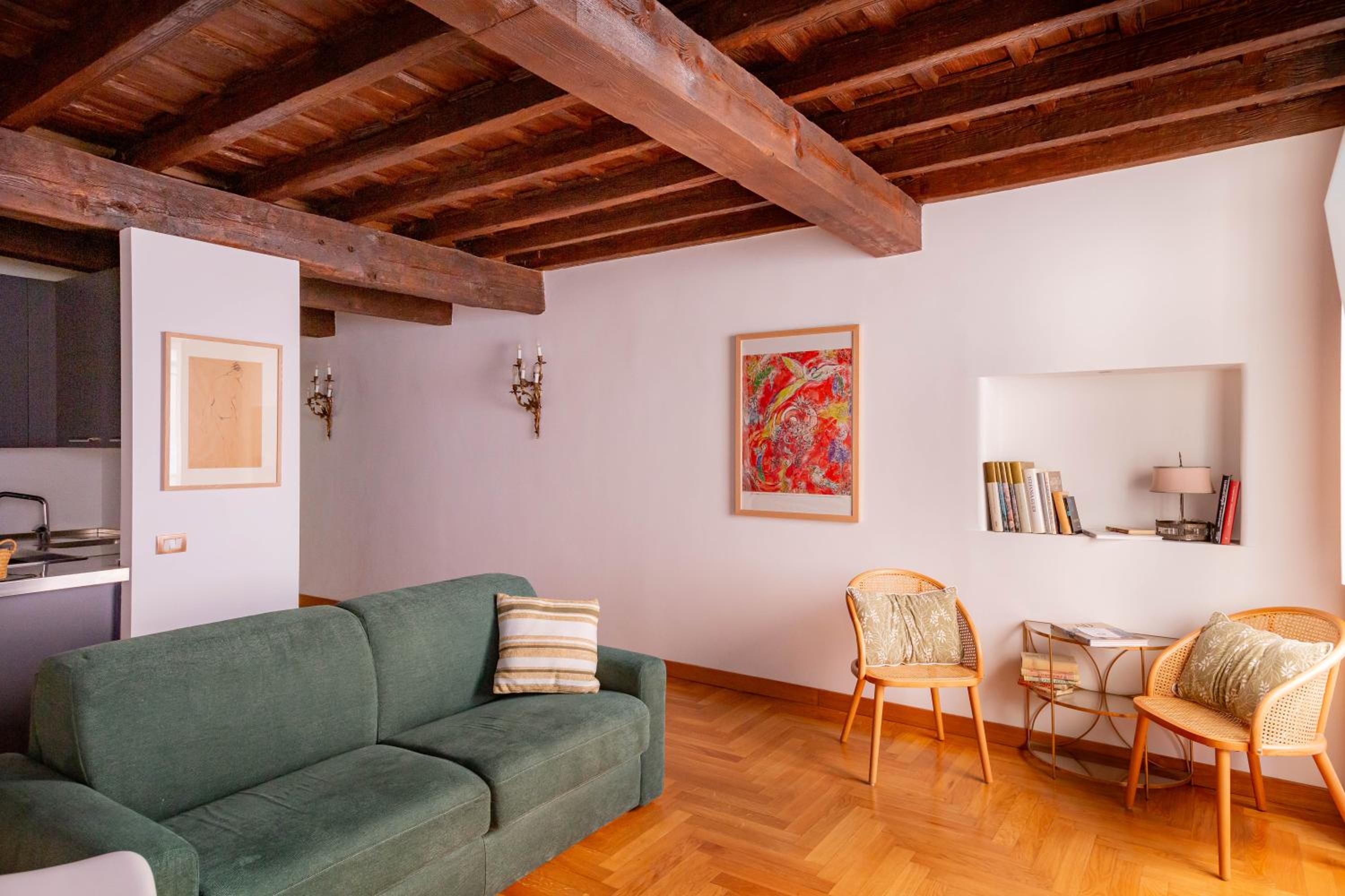 One-Bedroom Apartment photo 2