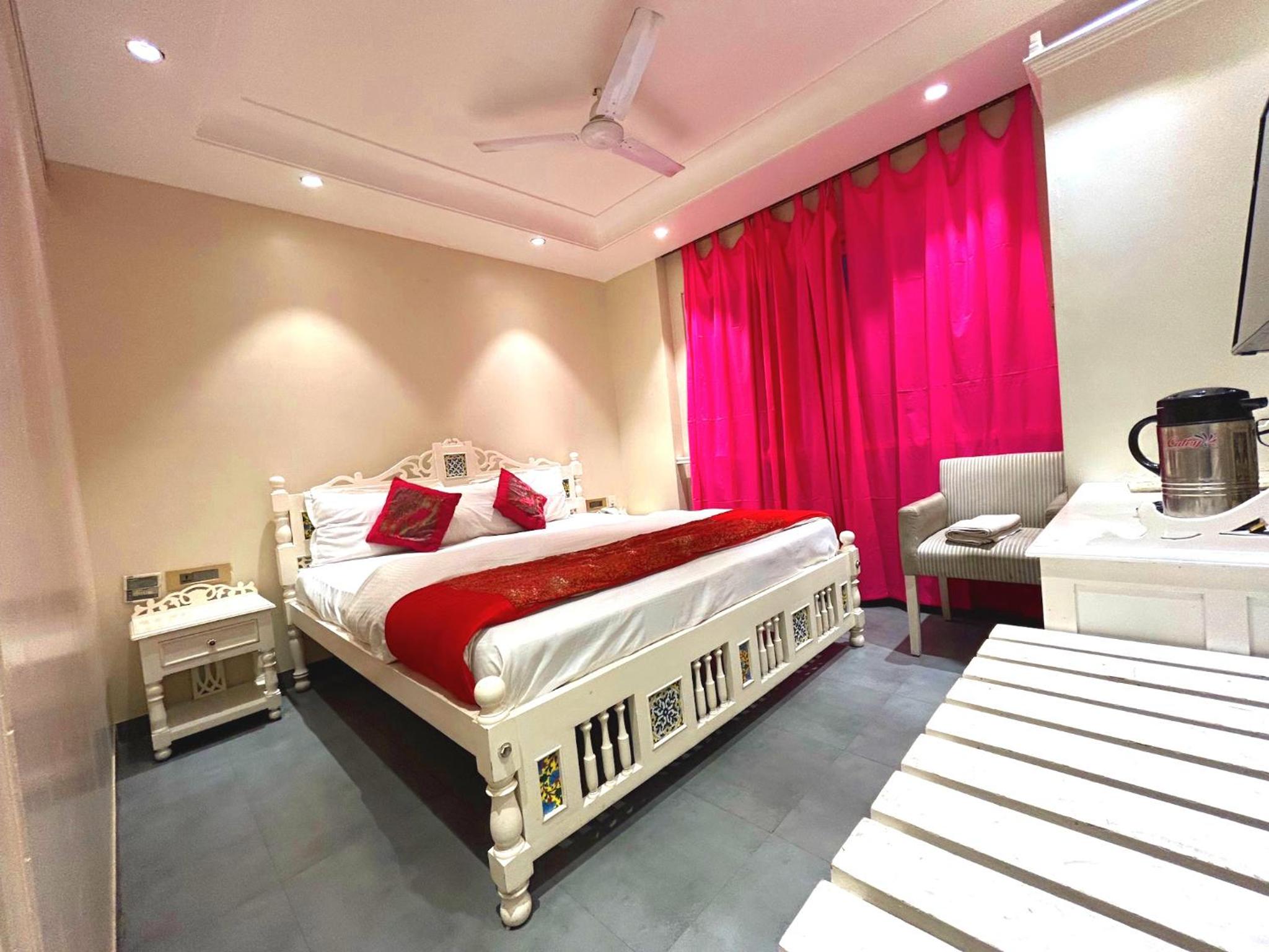 Heritage Boutique Room - Photo 25
