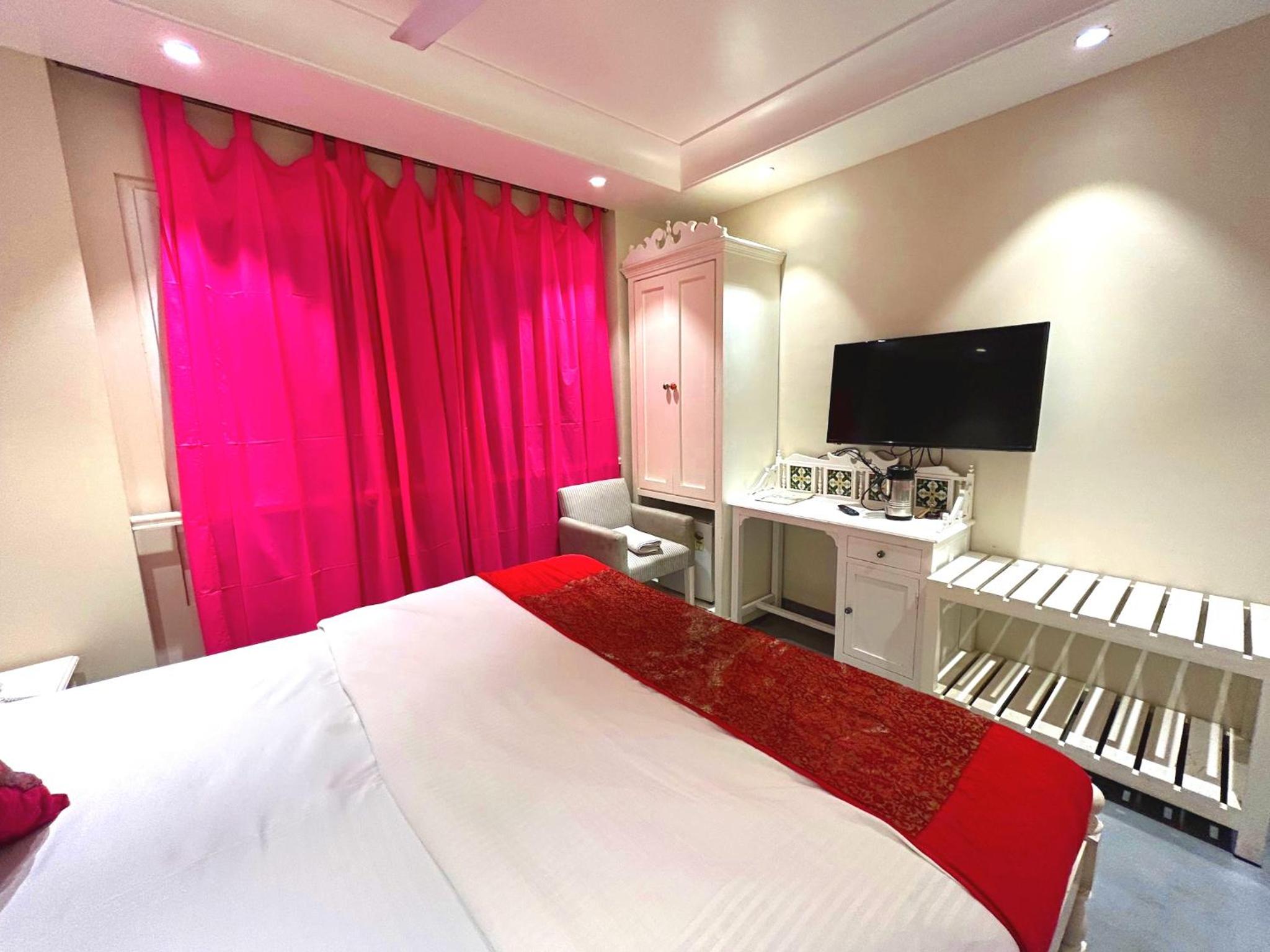 Heritage Boutique Room - Photo 33