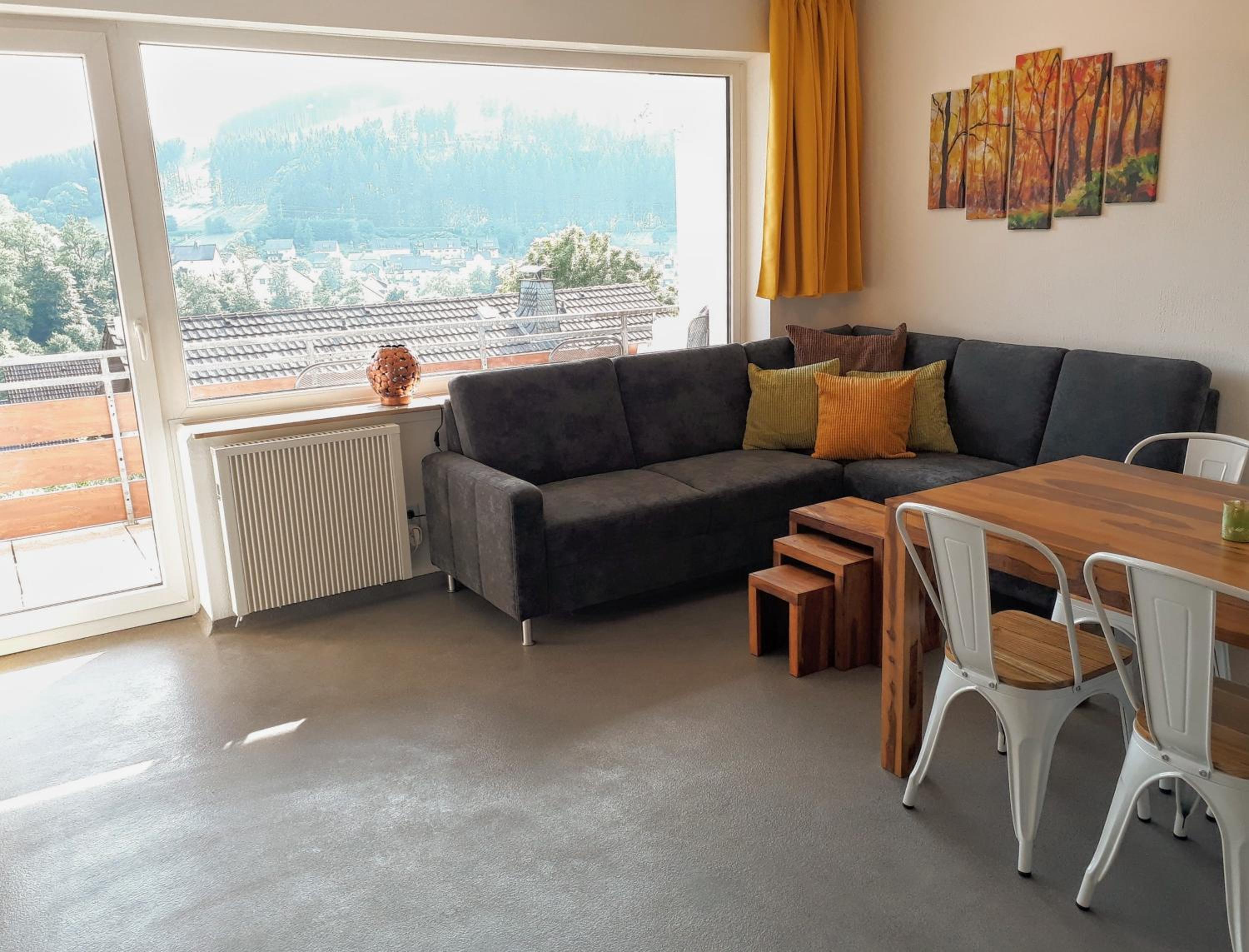 Apartment with Balcony photo 3