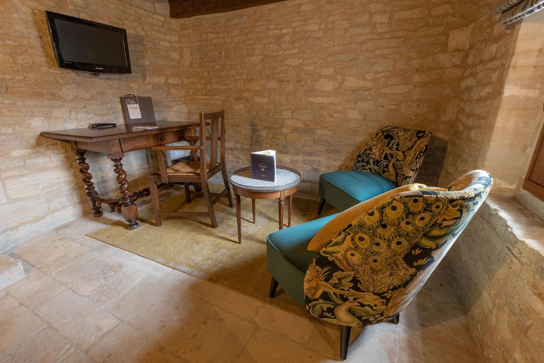 Small Double Room - Photo 10