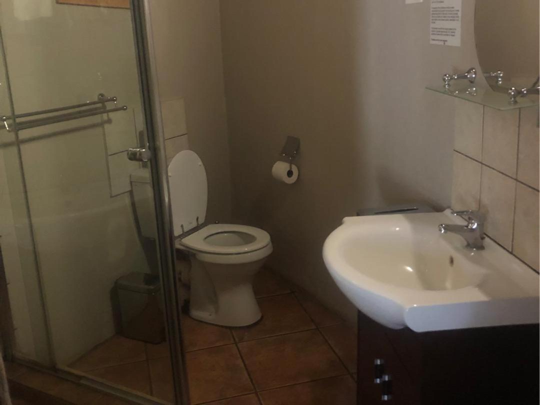 Double or Twin Room with Shower - Photo 3