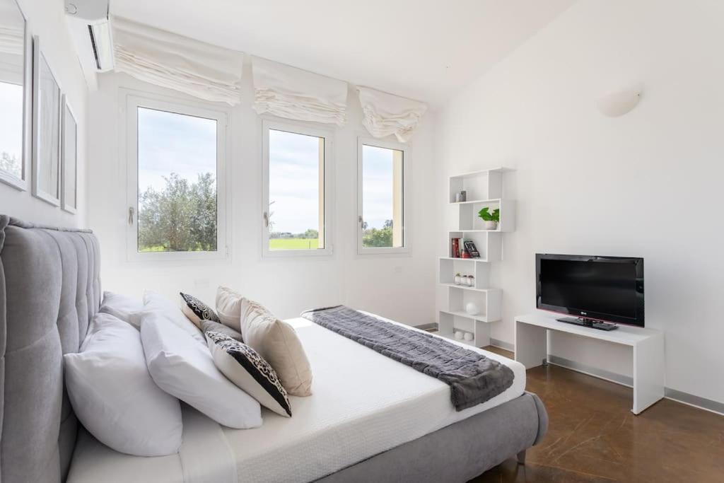 Three-Bedroom Villa photo 1
