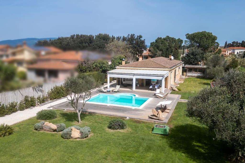 Three-Bedroom Villa photo 3