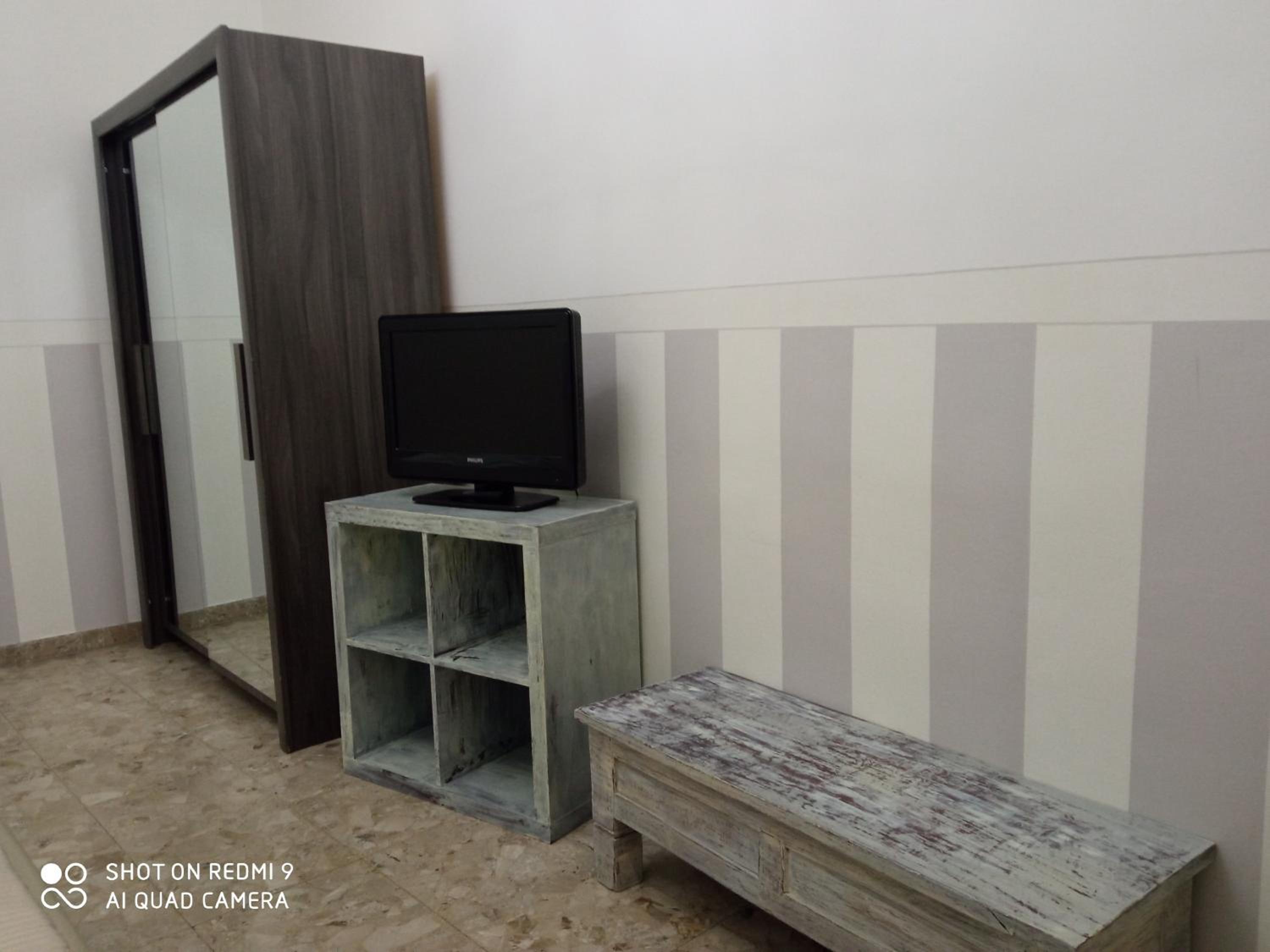 Double Room with Private External Bathroom - Photo 4