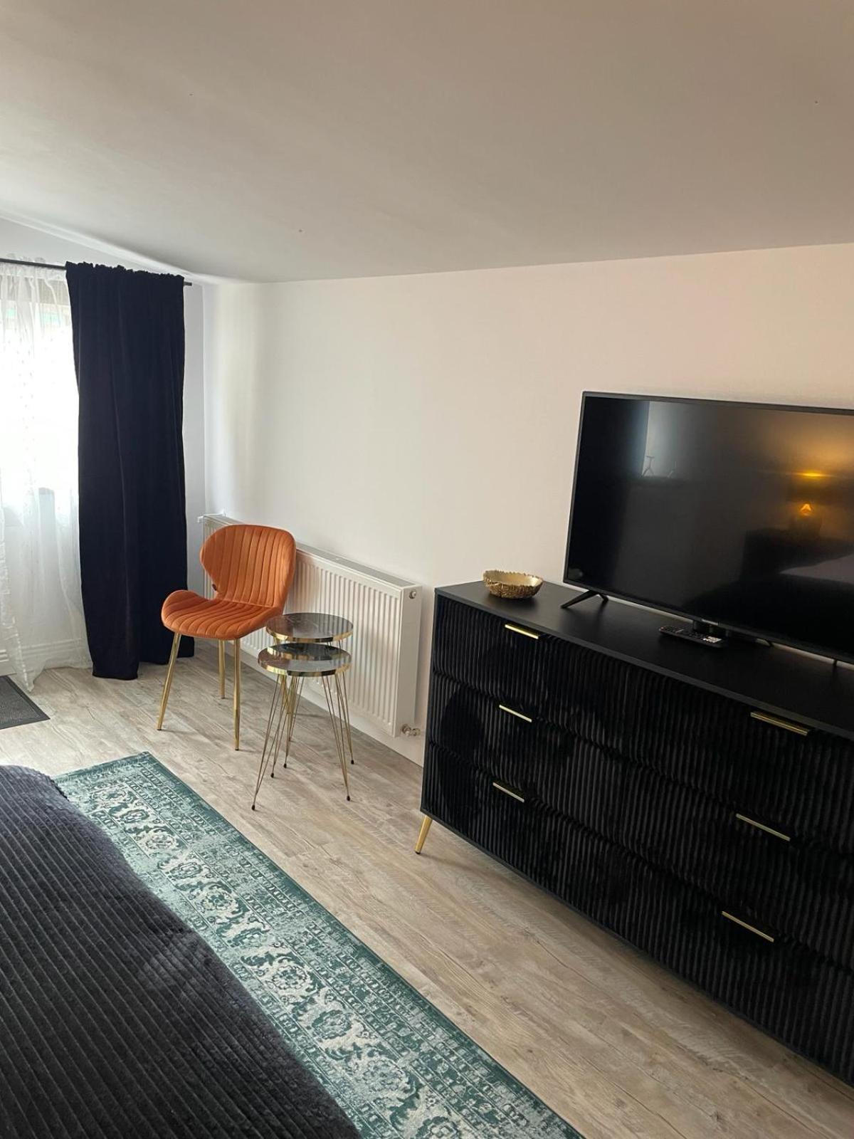 Deluxe Double Room - Photo 17