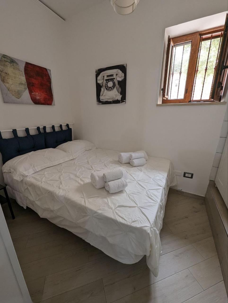 One-Bedroom House photo 1