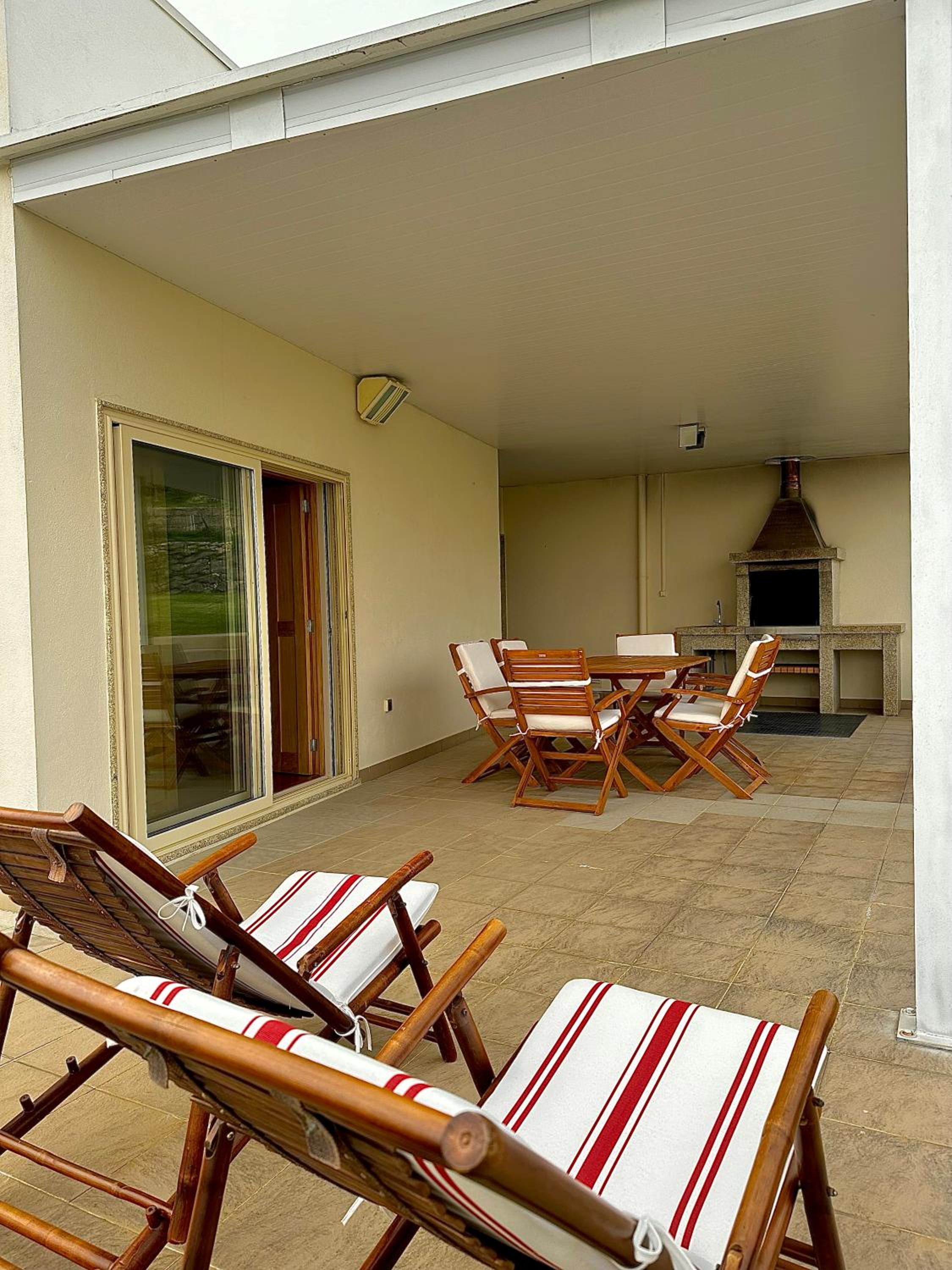 Four-Bedroom House photo 3