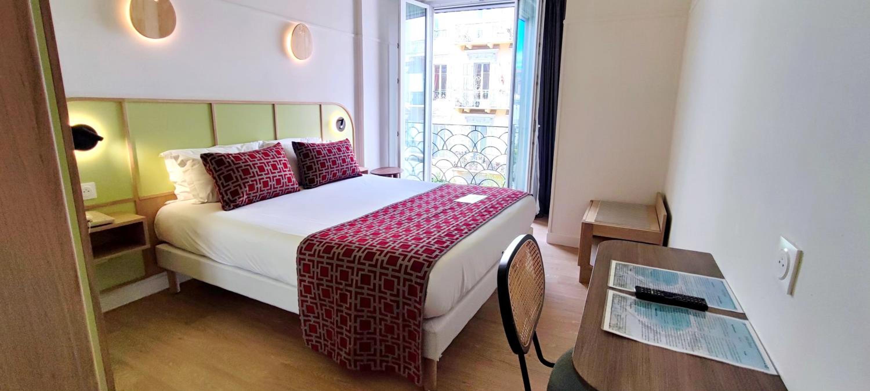 Superior Double or Twin Room, stairs only - Photo 14