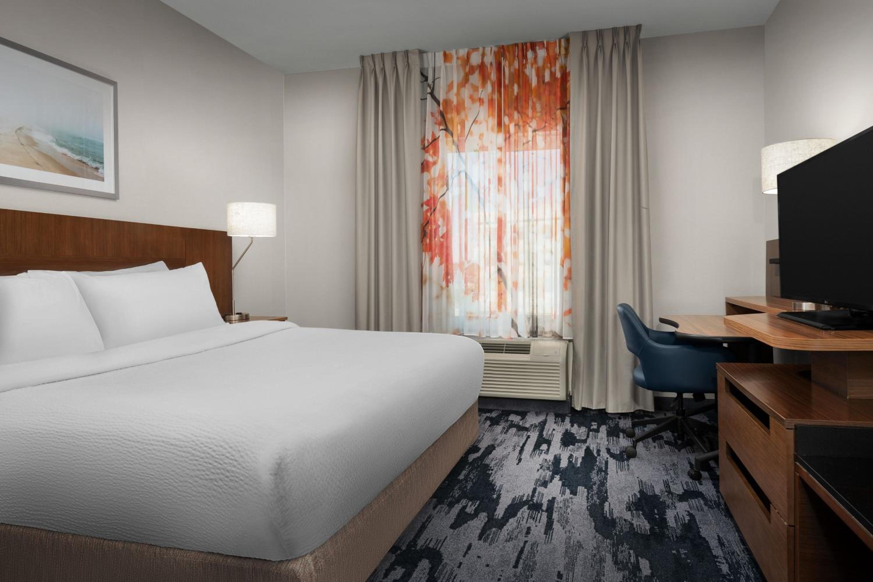King Room with Roll-In Shower - Mobility Access/Hearing Accessible photo 1