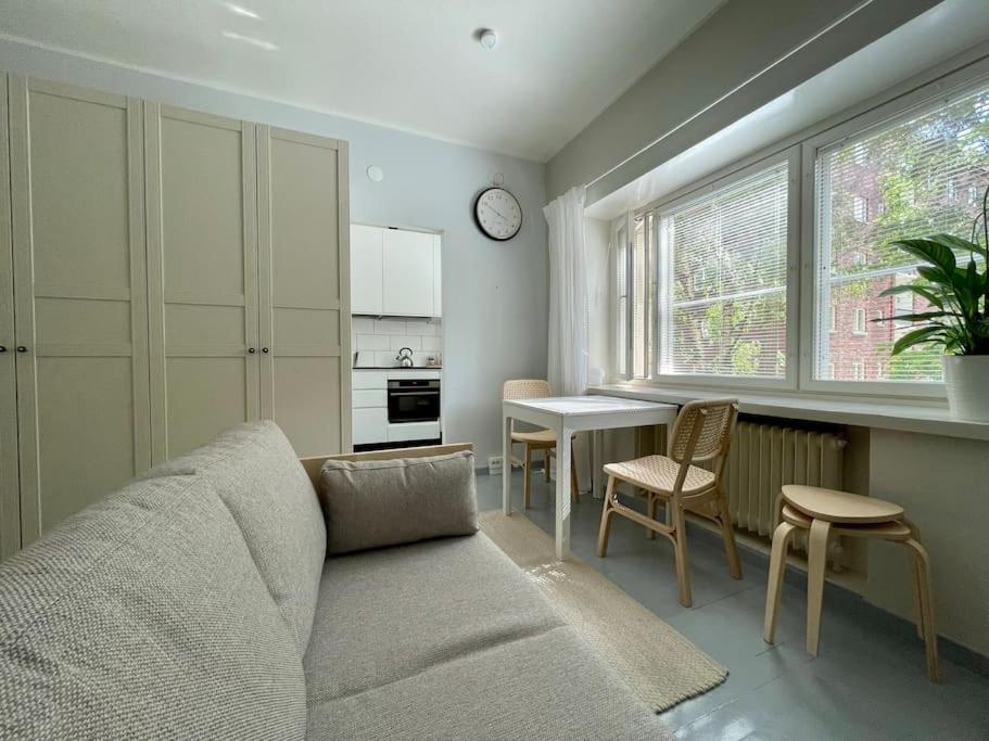 One-Bedroom Apartment photo 2