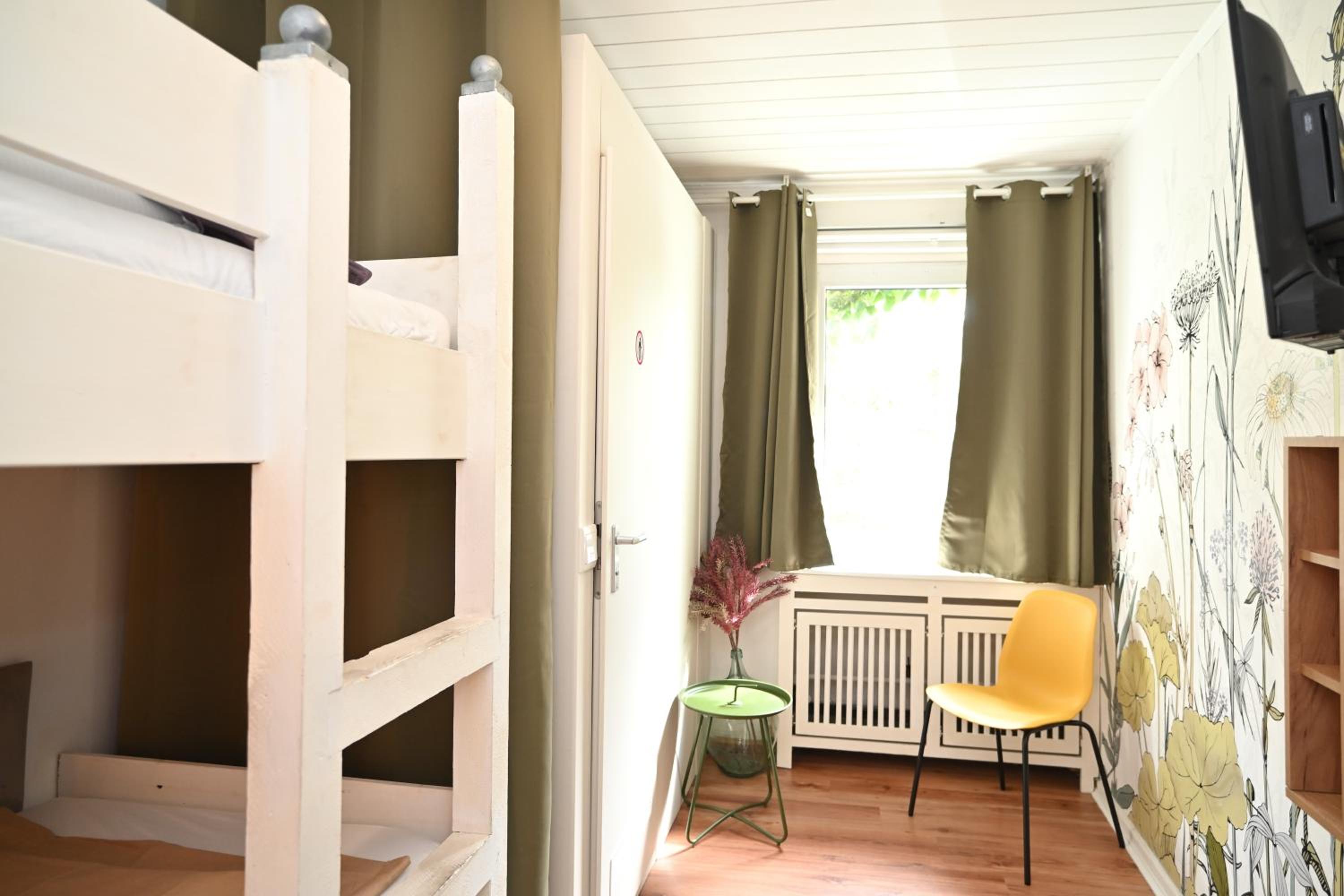 Twin Room with Private Bathroom - Photo 1