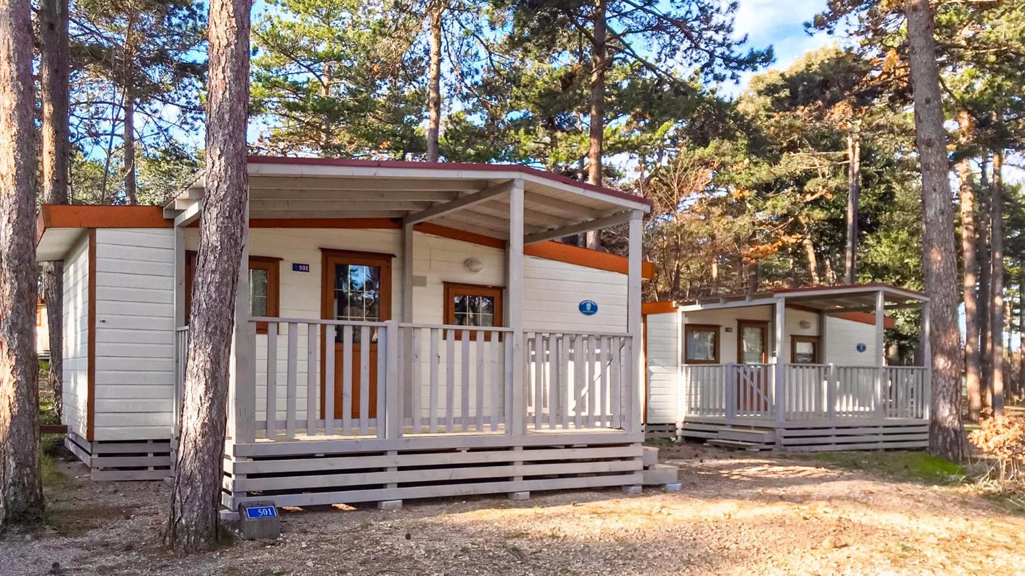 Two-Bedroom Mobile Home (4 Adults) photo 2