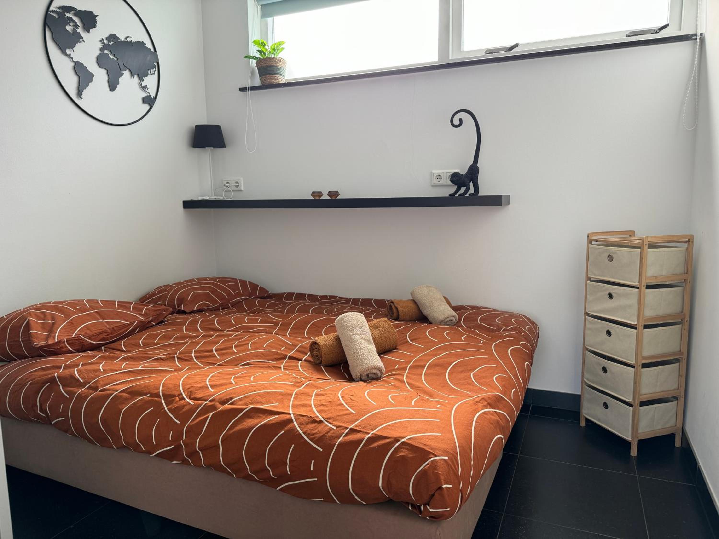 One-Bedroom Apartment photo 2