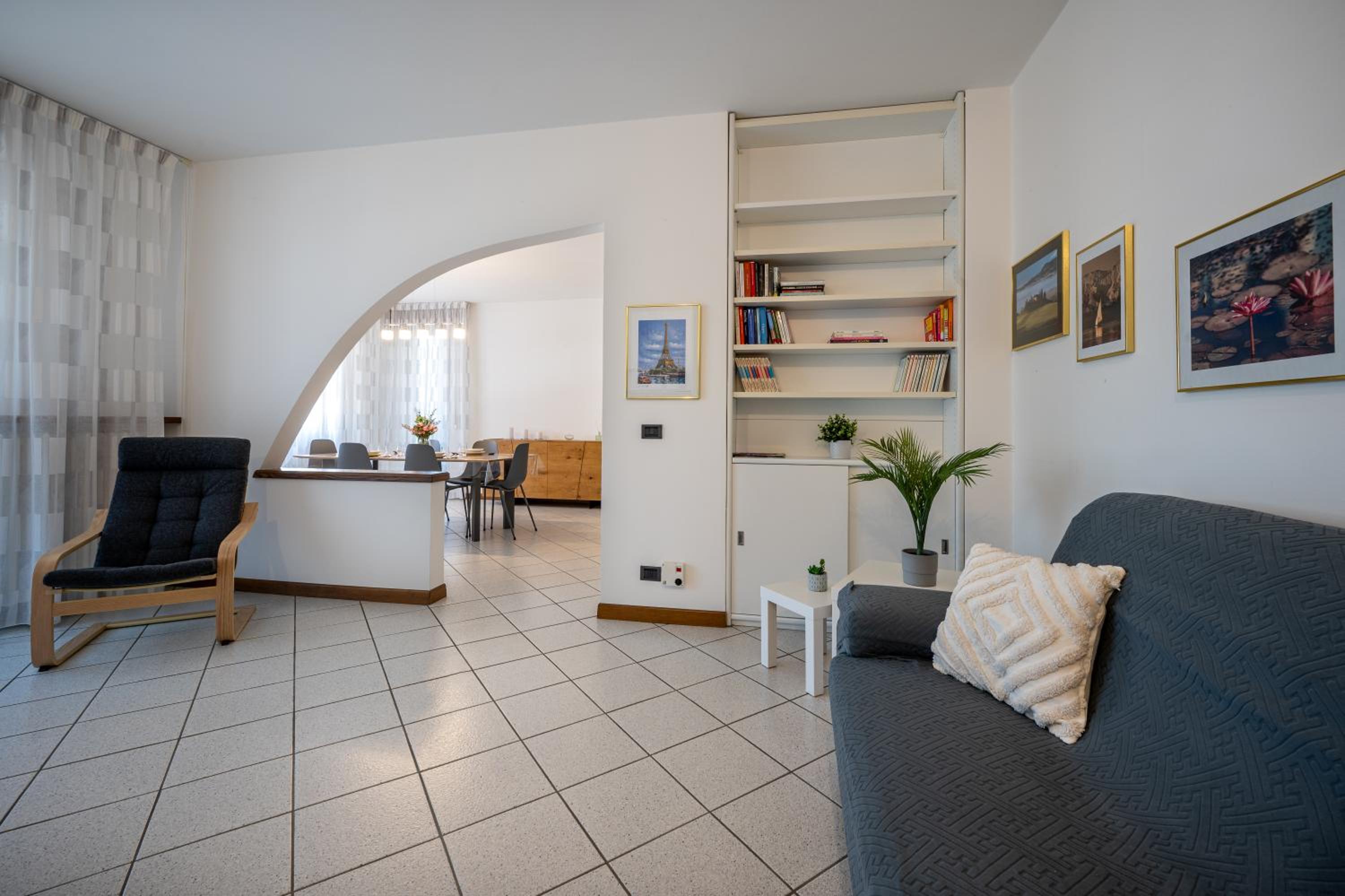Three-Bedroom Apartment photo 2