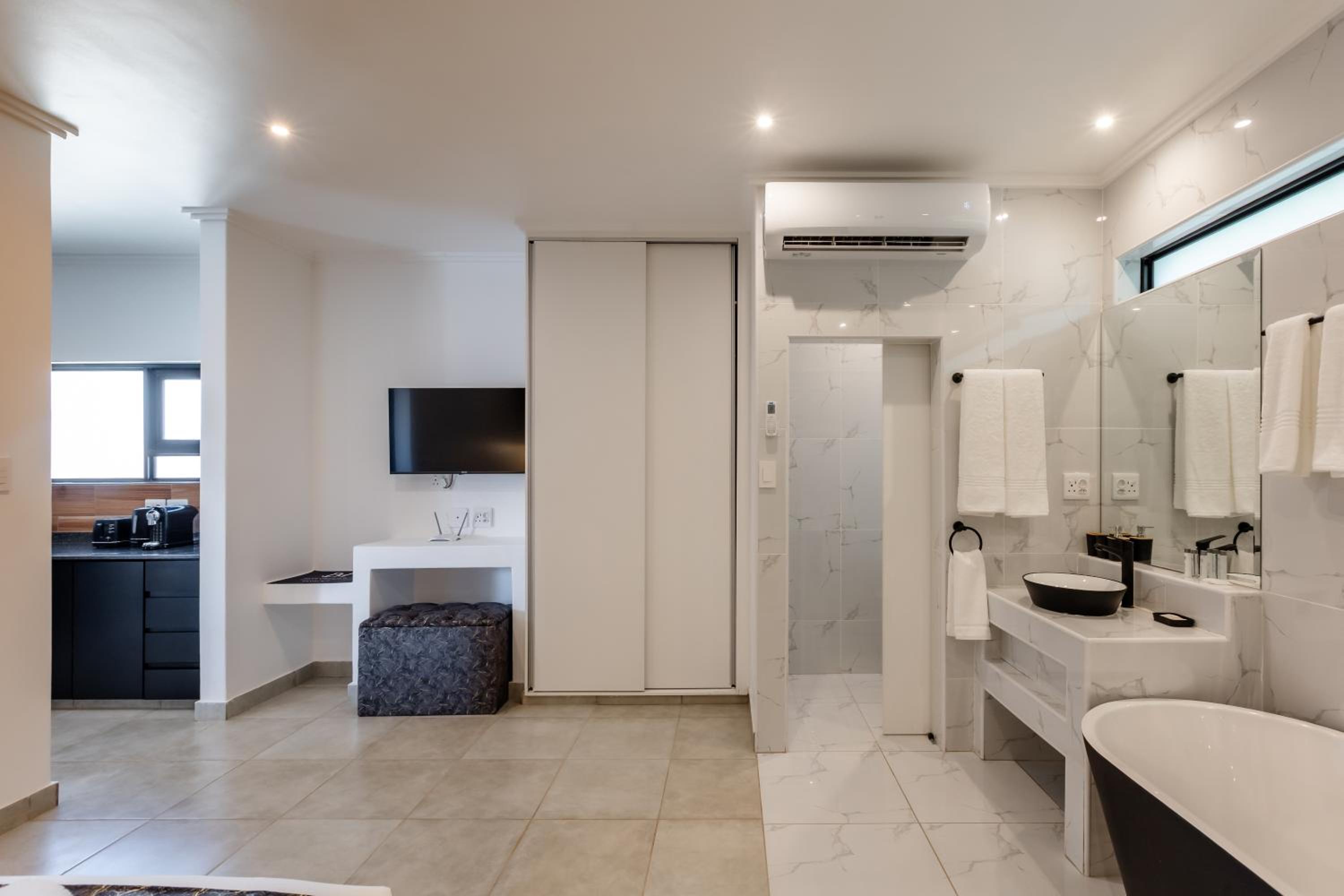 Executive Suite photo 3