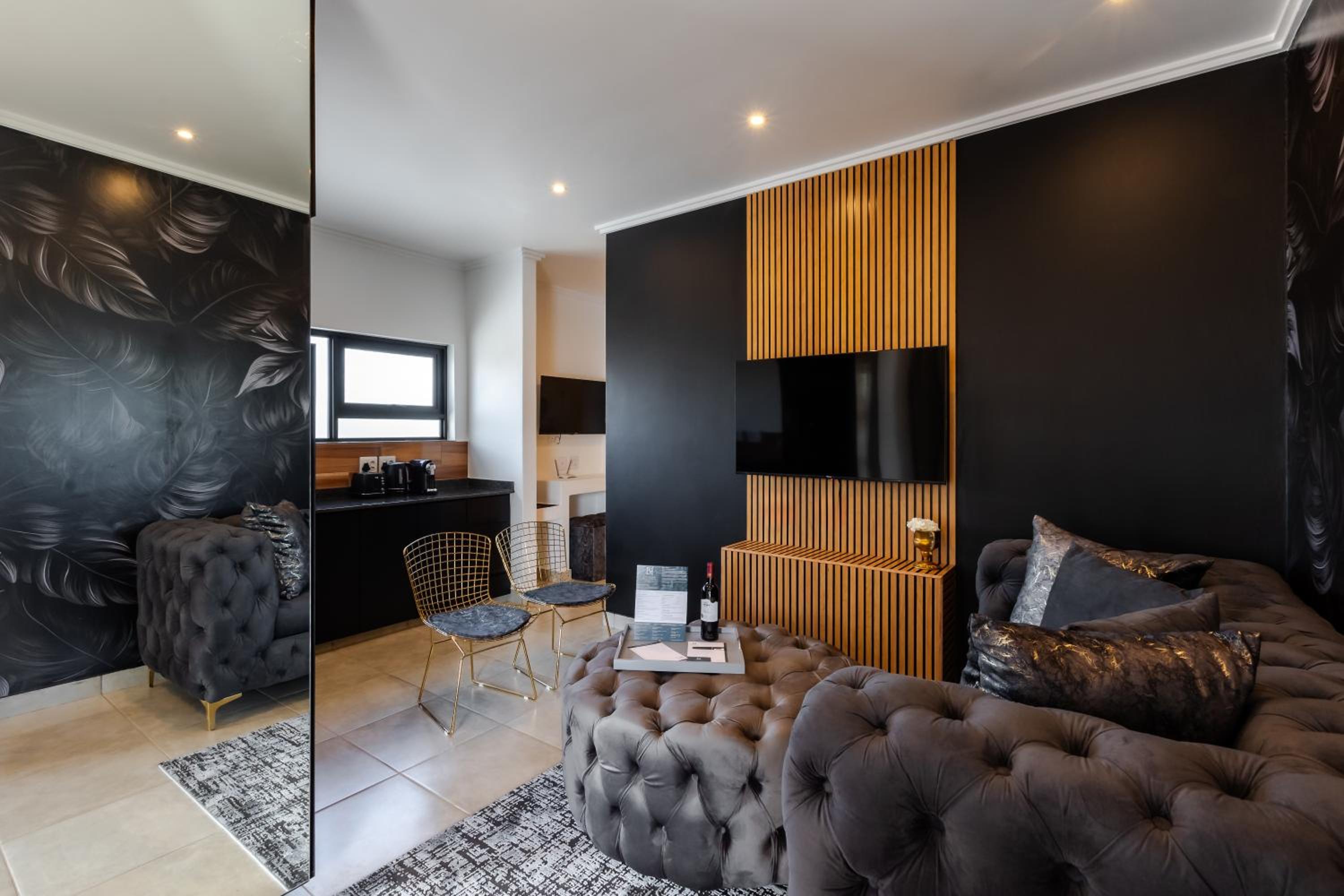 Executive Suite photo 1