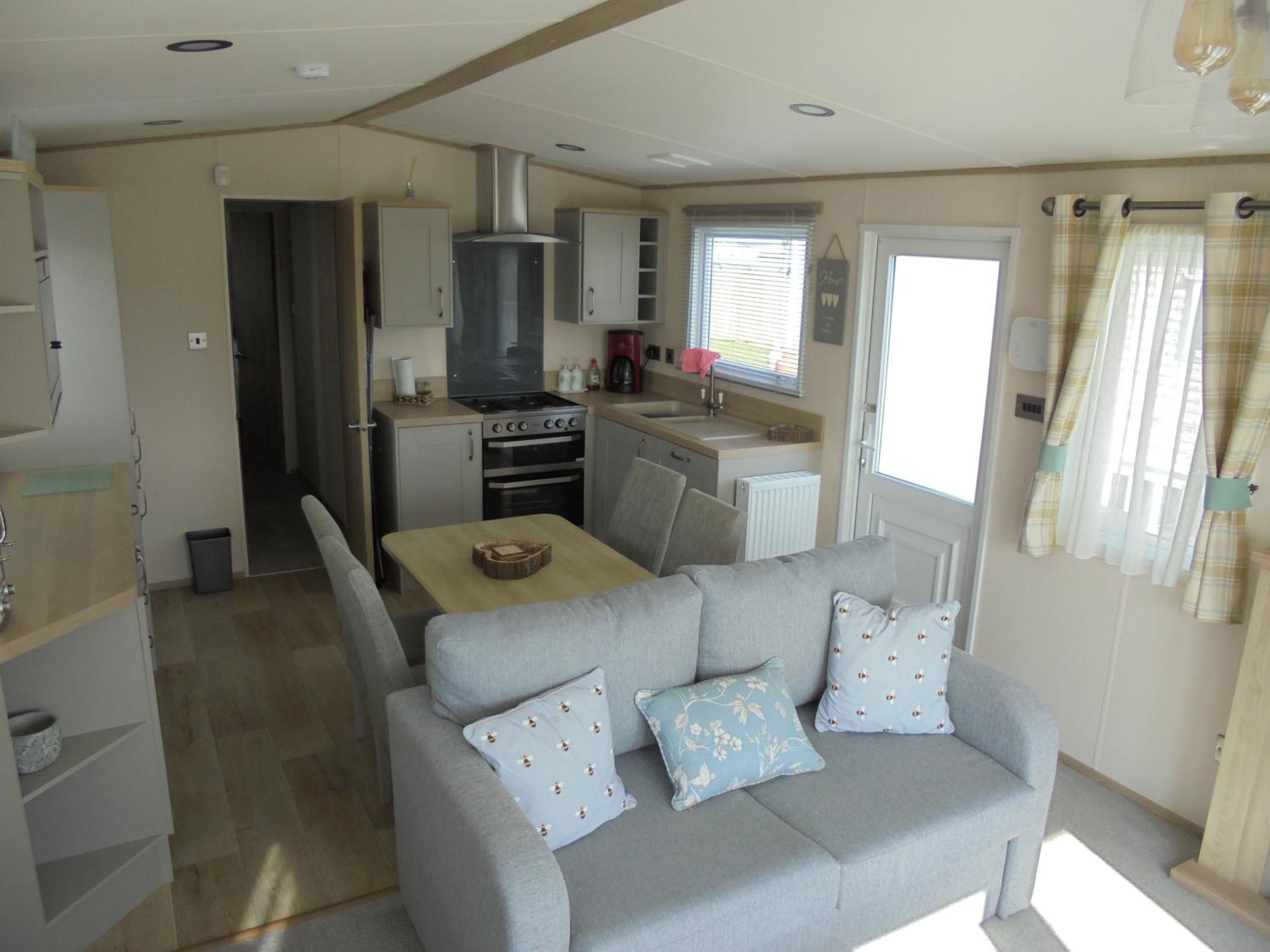 Two-Bedroom House photo 2