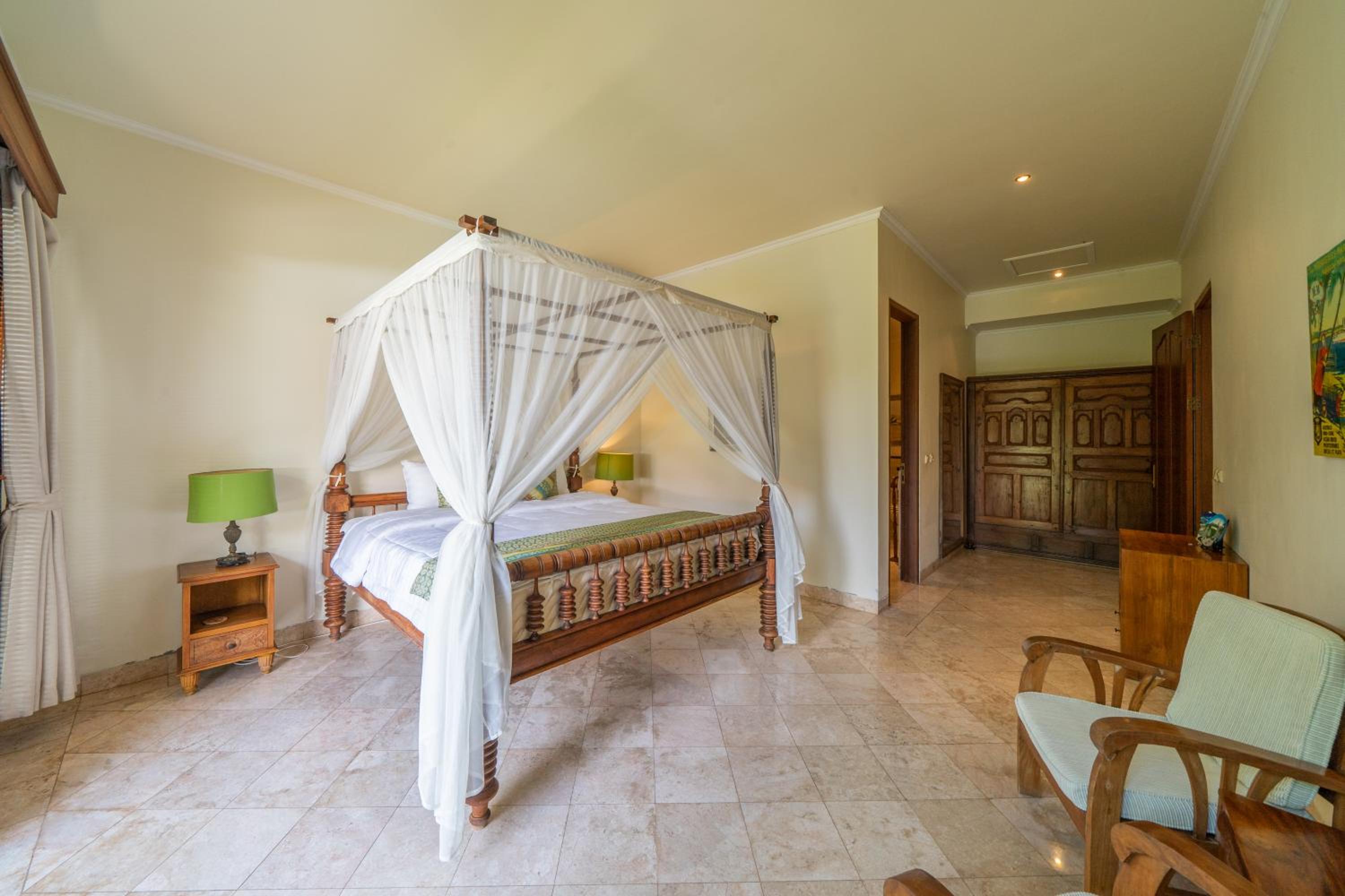 Three-Bedroom Villa photo 3