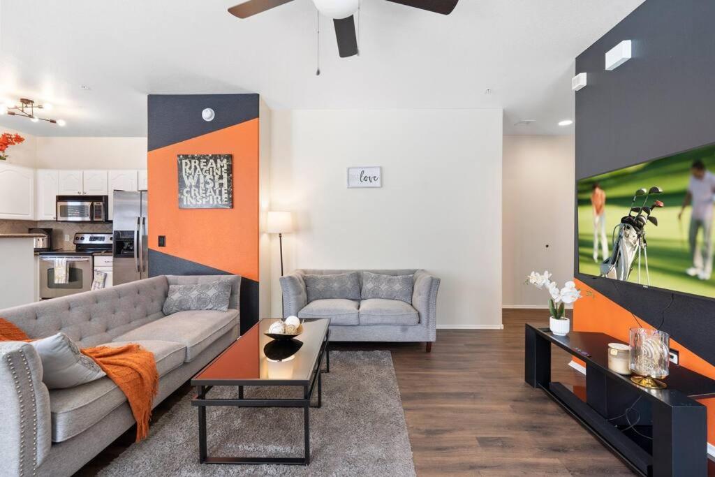 One-Bedroom Apartment photo 1