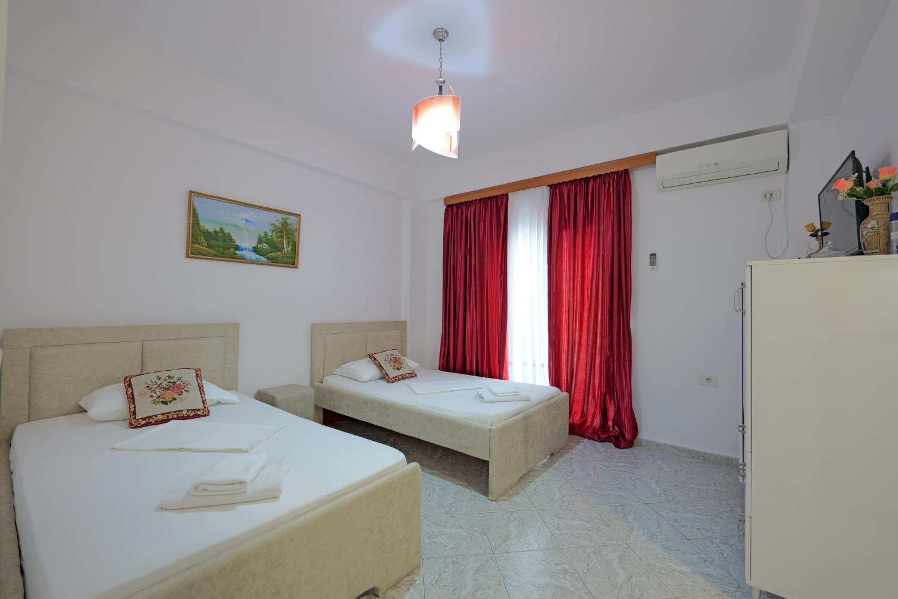 Family Room With Balcony photo 1