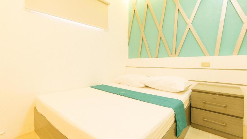 Budget Double Room photo 2