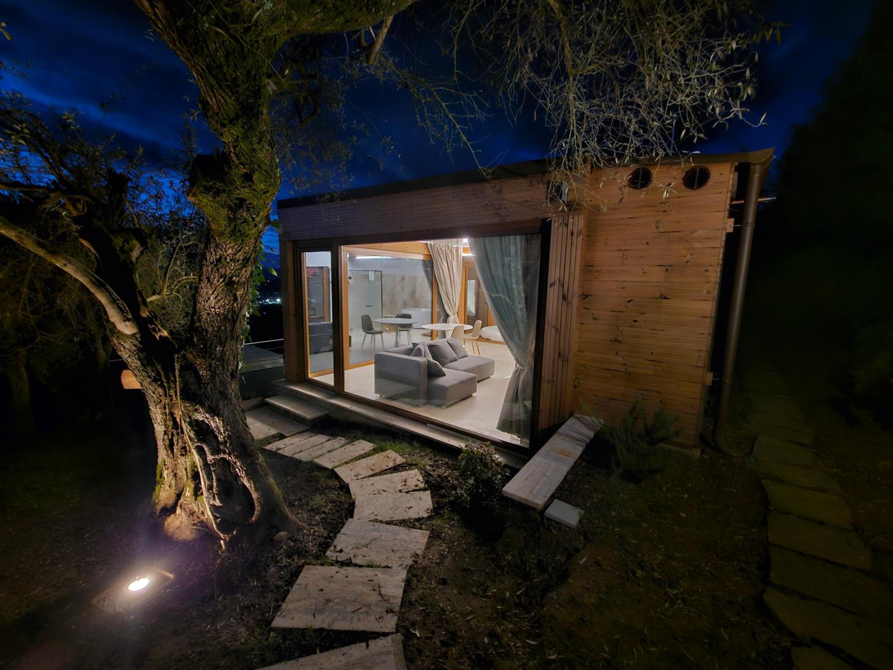Suite with Spa Bath - Photo 15