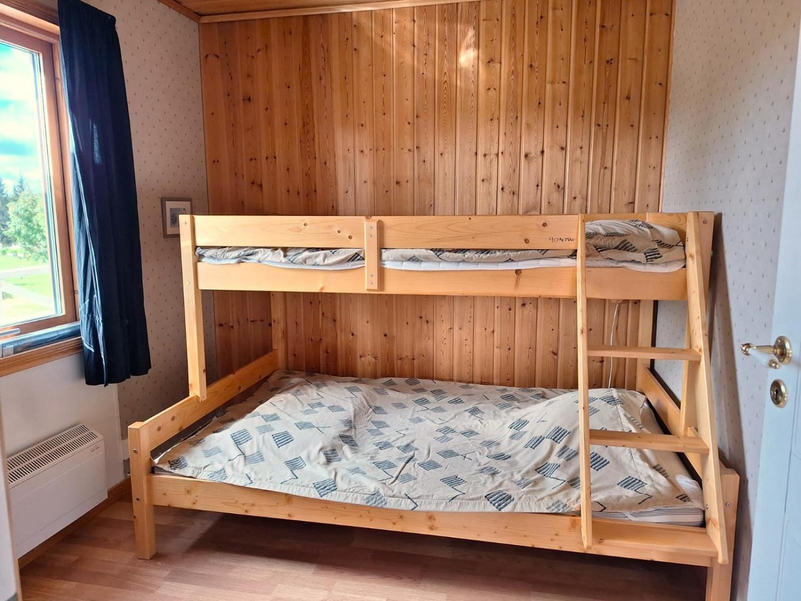 chalet 2 chambres avec toilettes et salle de bain privatives photo 3