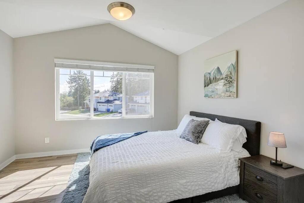 Five-Bedroom House photo 2