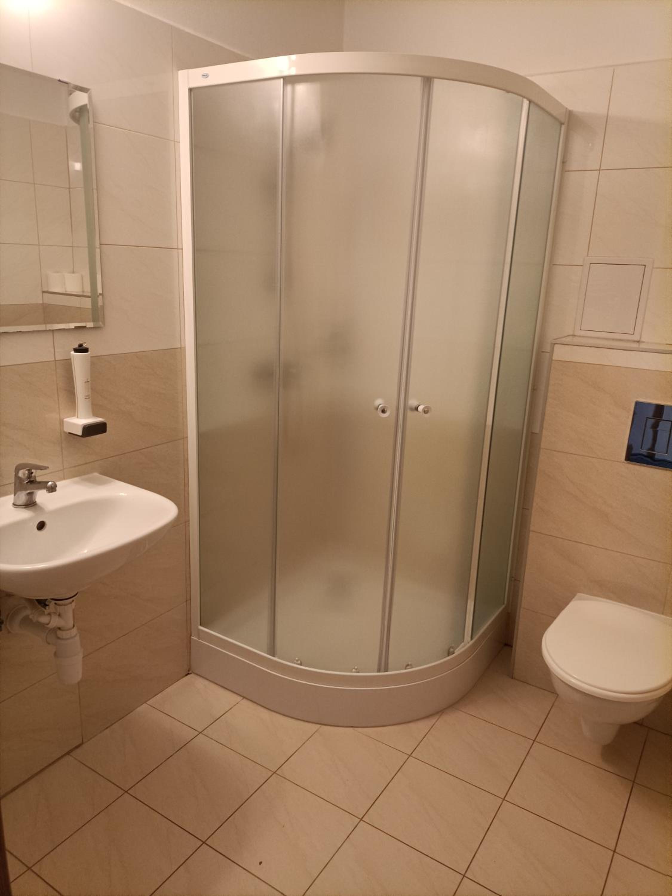 Standard Twin Room - Photo 6