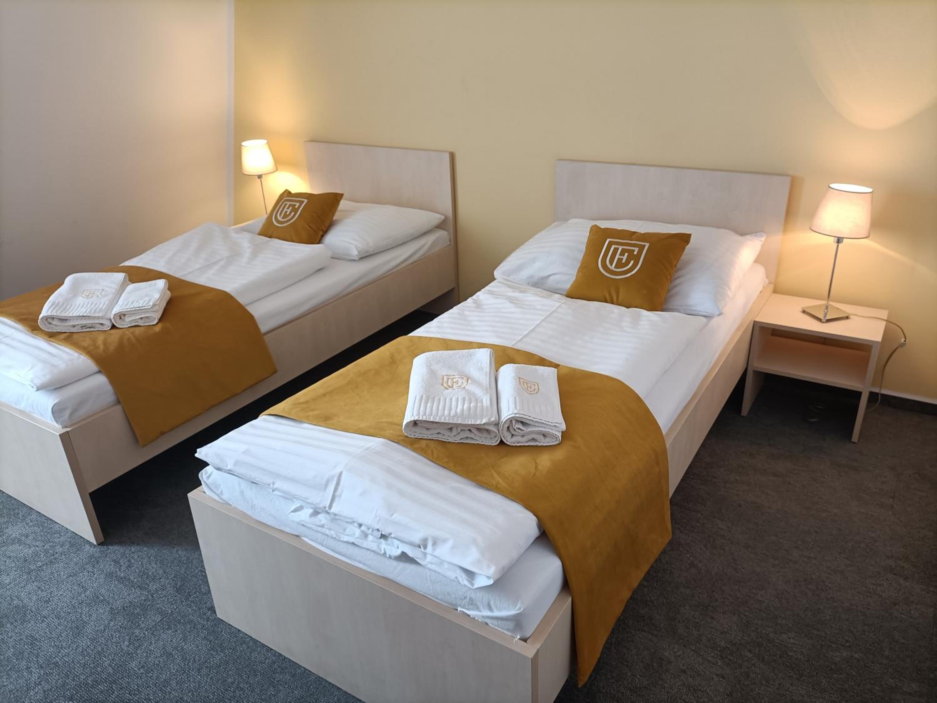 Standard Twin Room - Photo 2