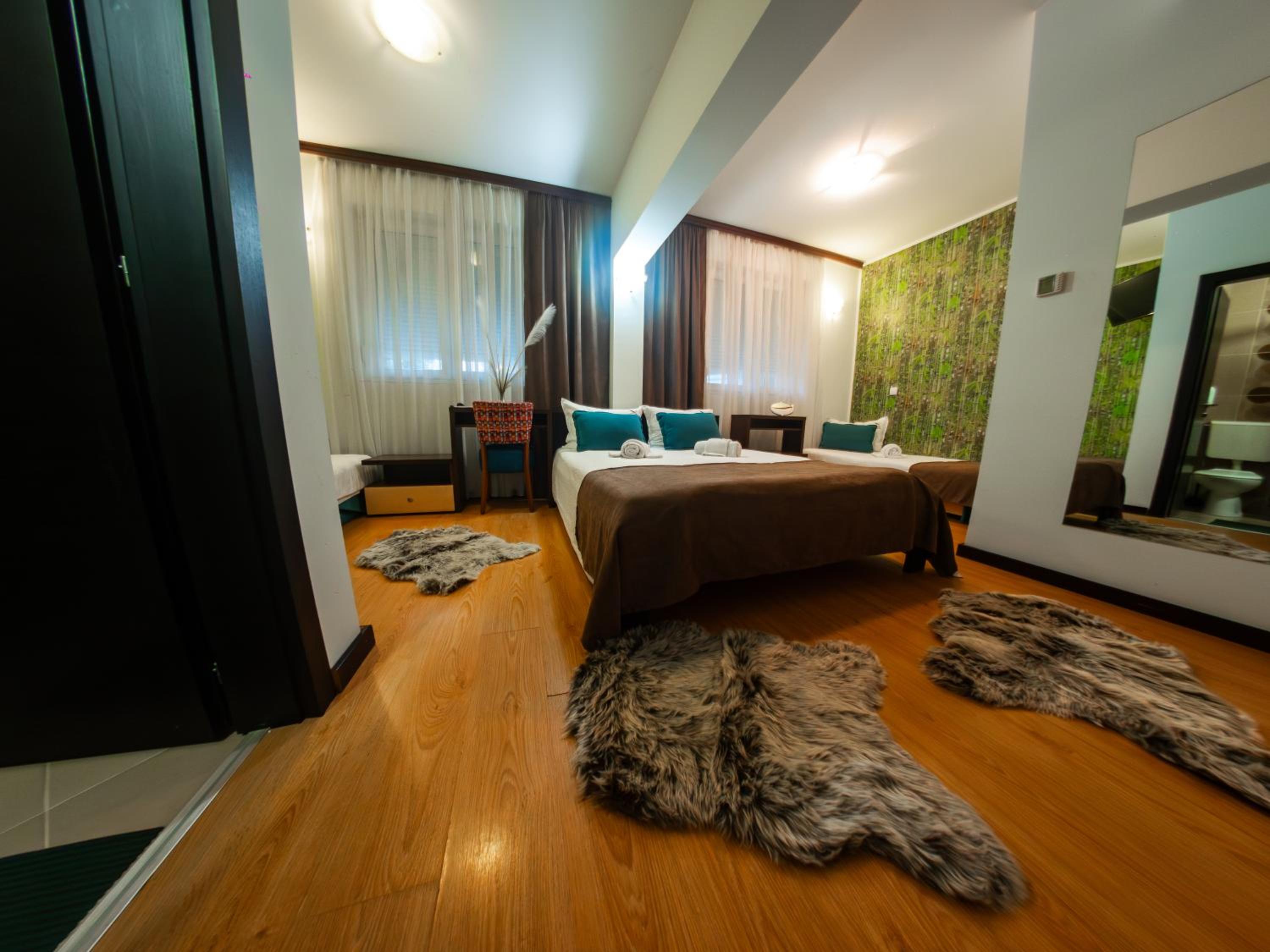 Family Room - Photo 1