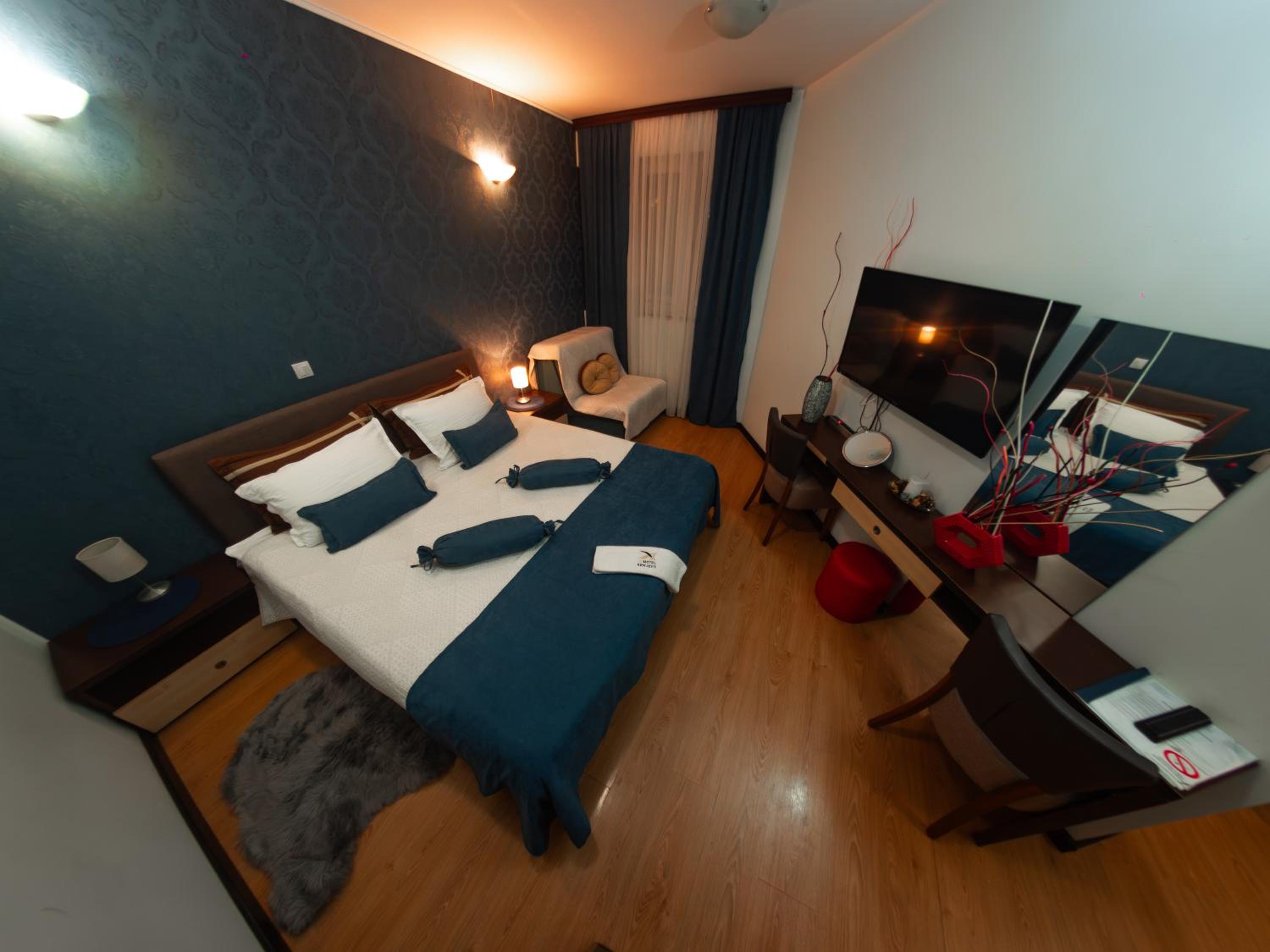 Standard Double Room - Photo 4