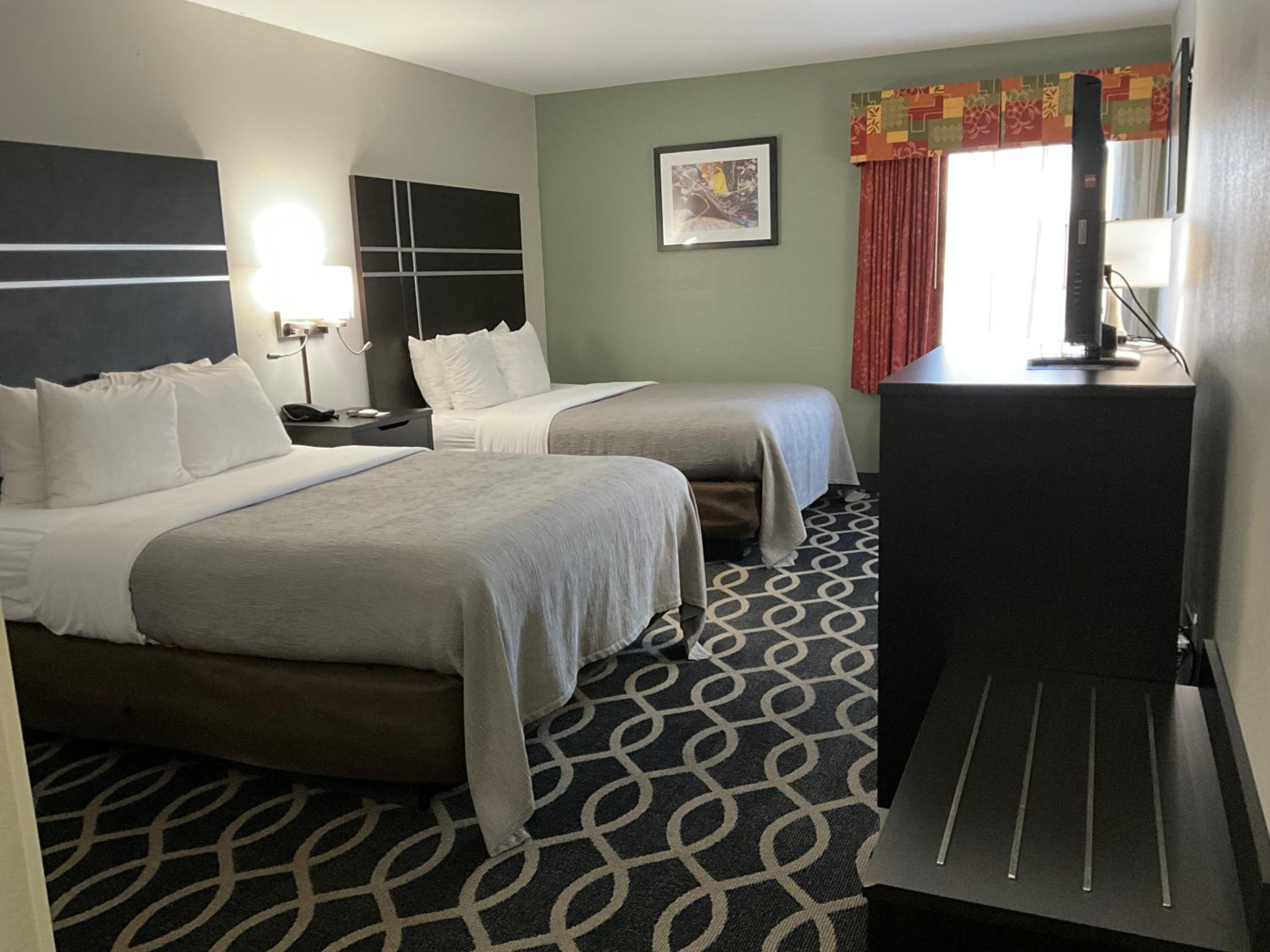 Queen Room with Two Queen Beds - Photo 1