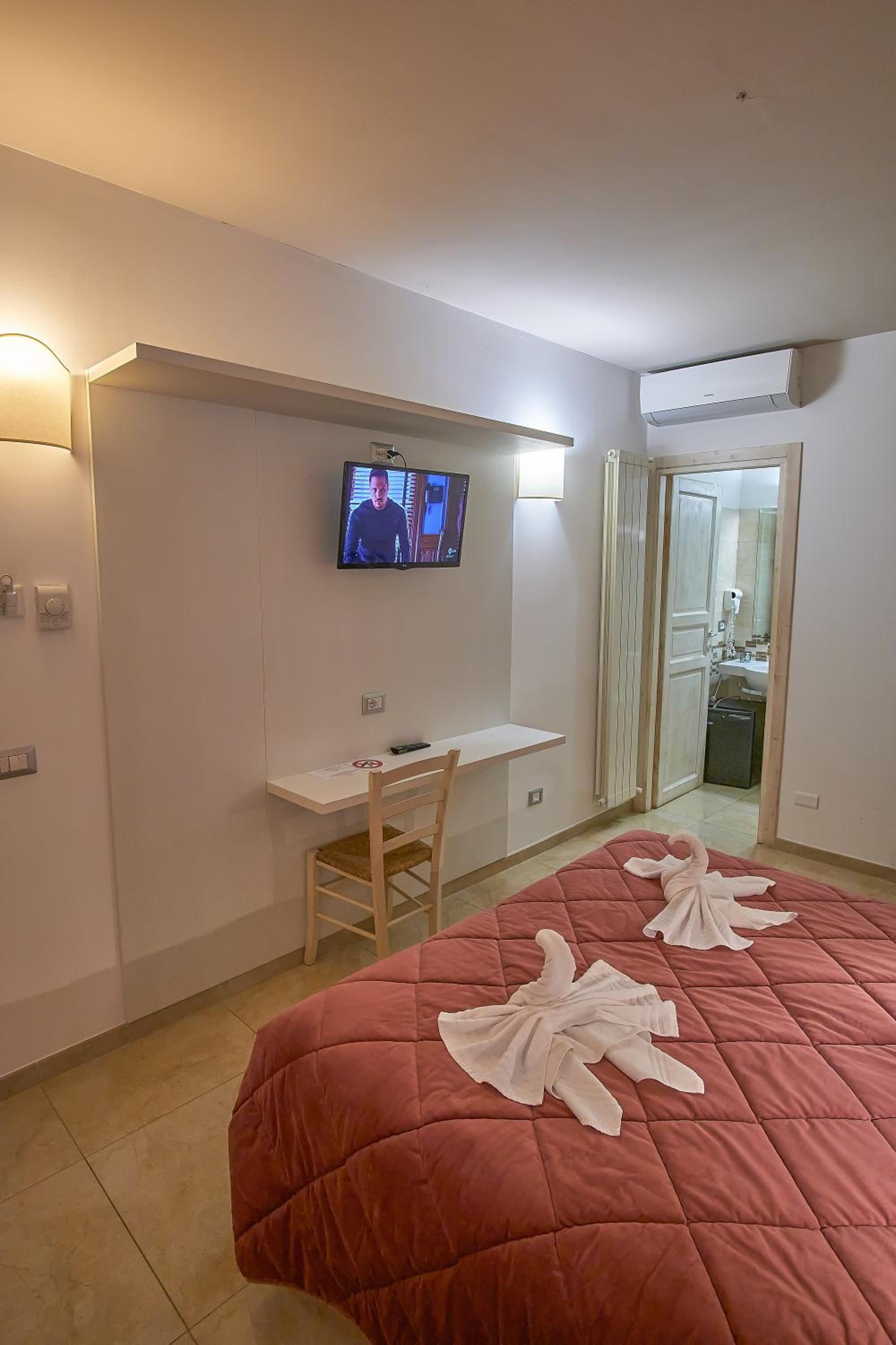 Comfort Triple Room - Photo 16