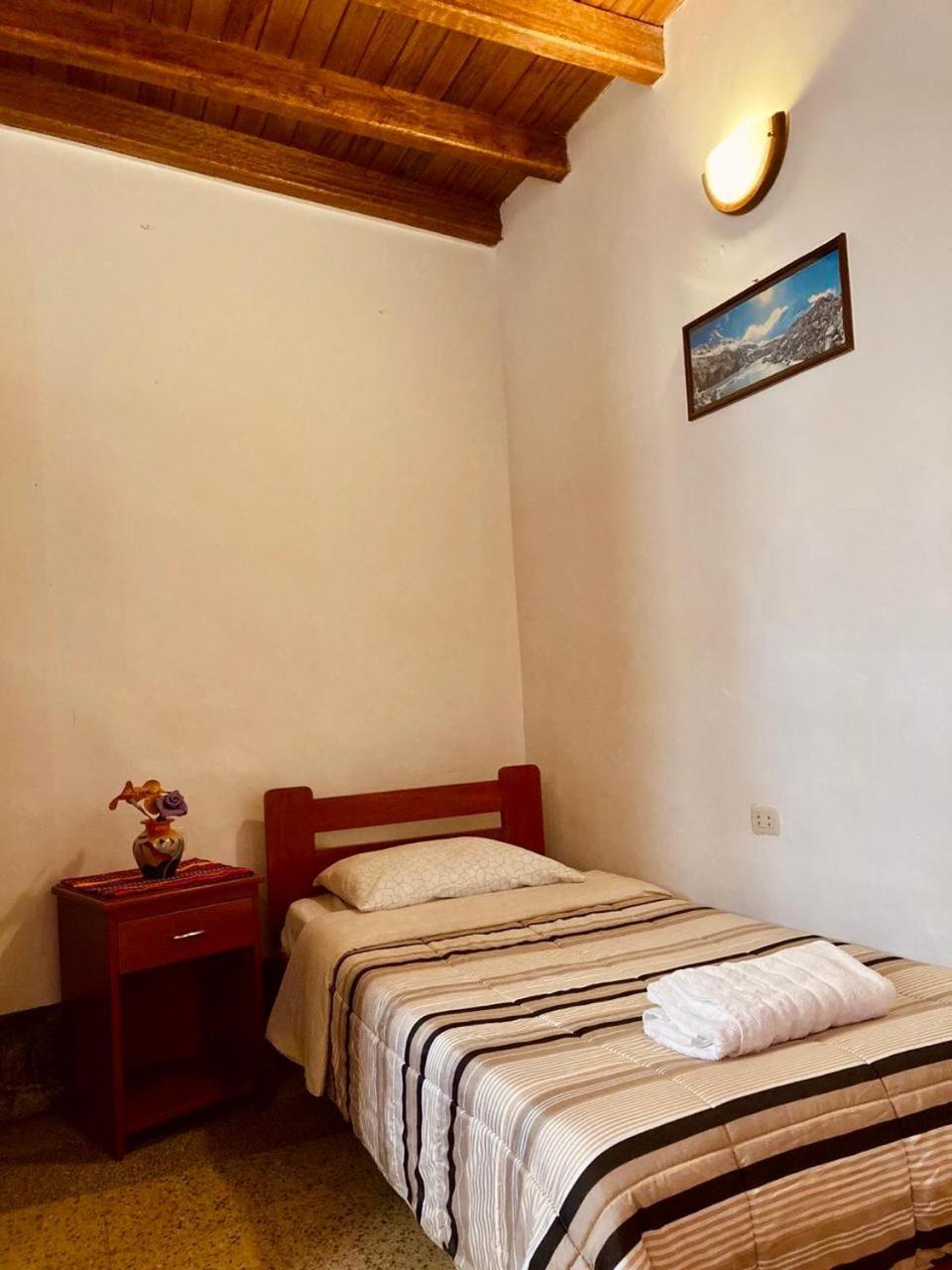 Single Room with Private Bathroom photo 3