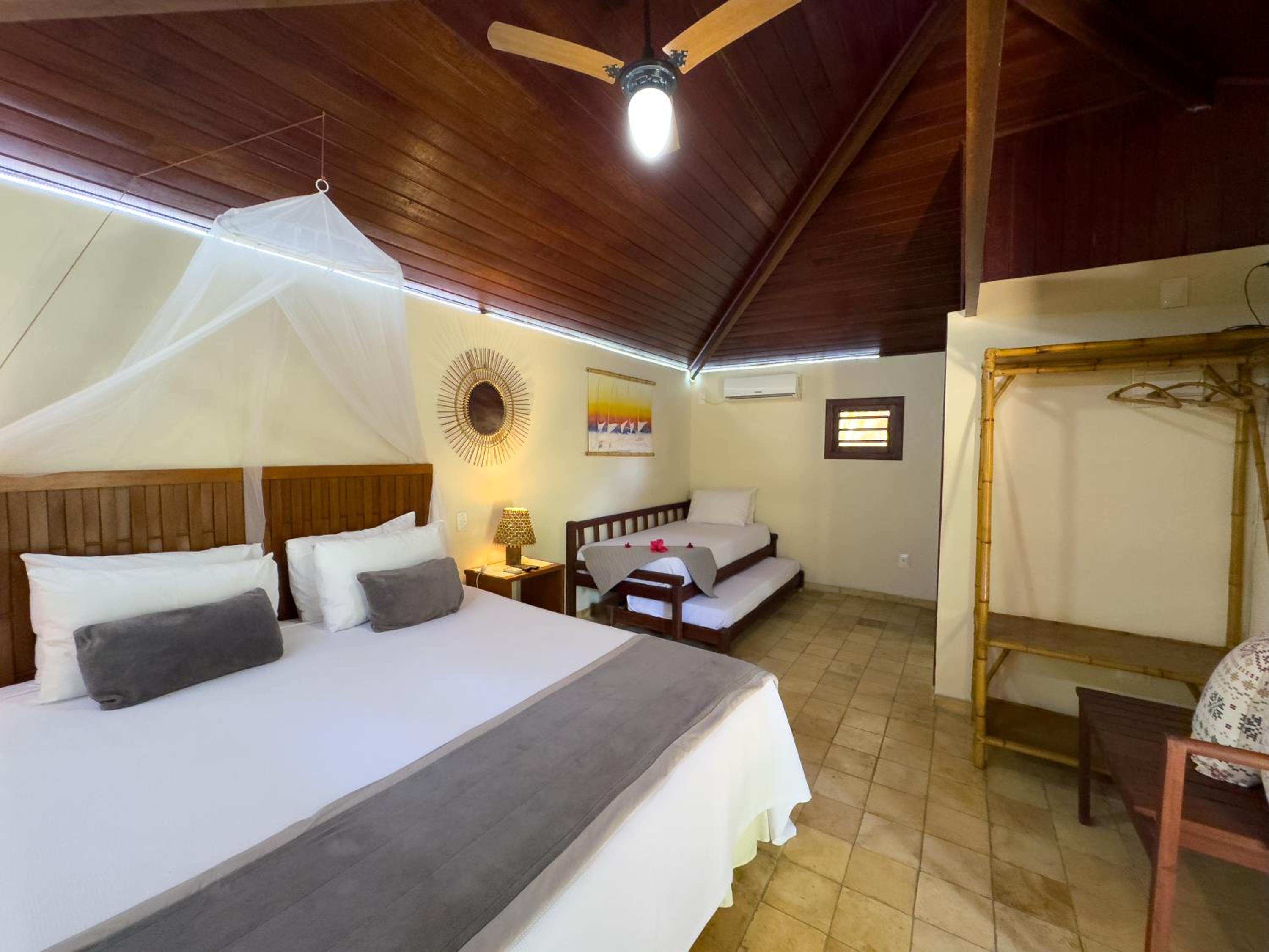 Quadruple Room - Photo 9
