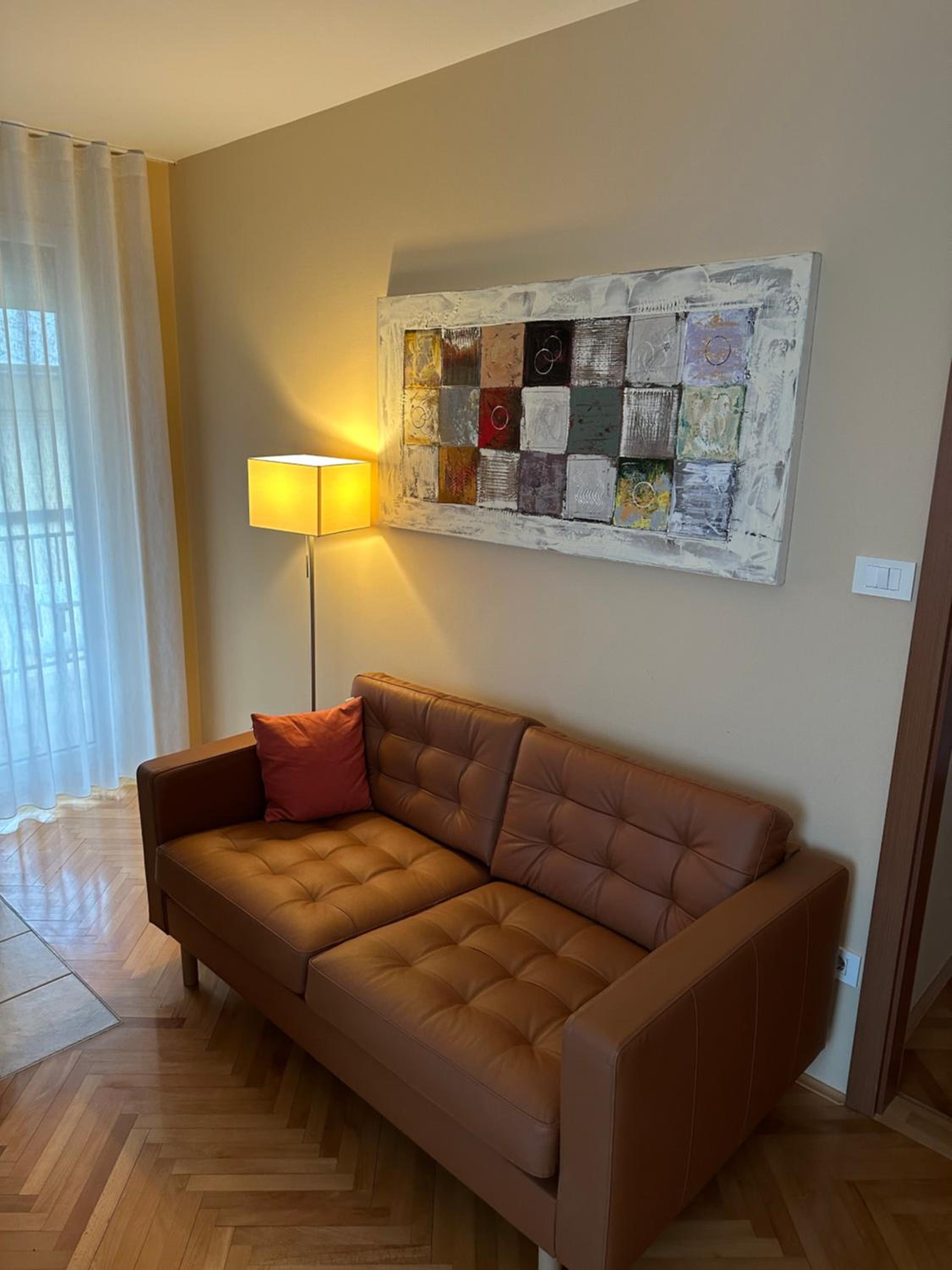 Apartment with Balcony photo 3
