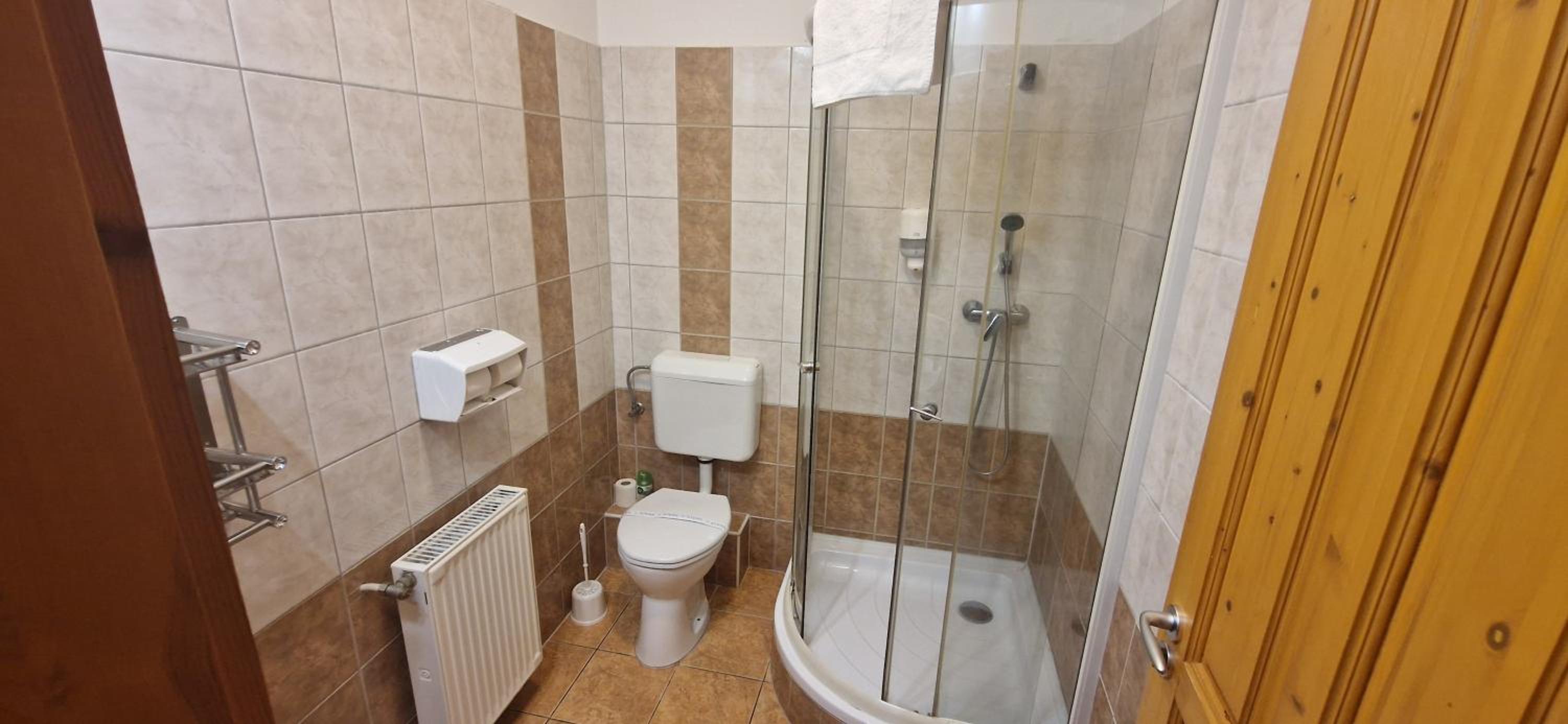 Double or Twin Room - Photo 6