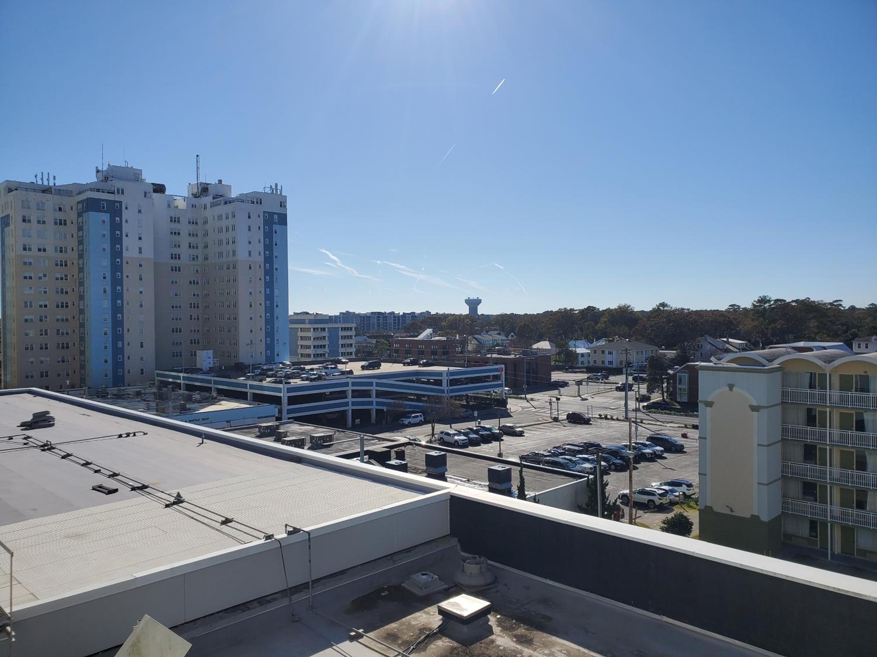 Guest room, 1 King, Sofa bed, City view, Balcony - Photo 2