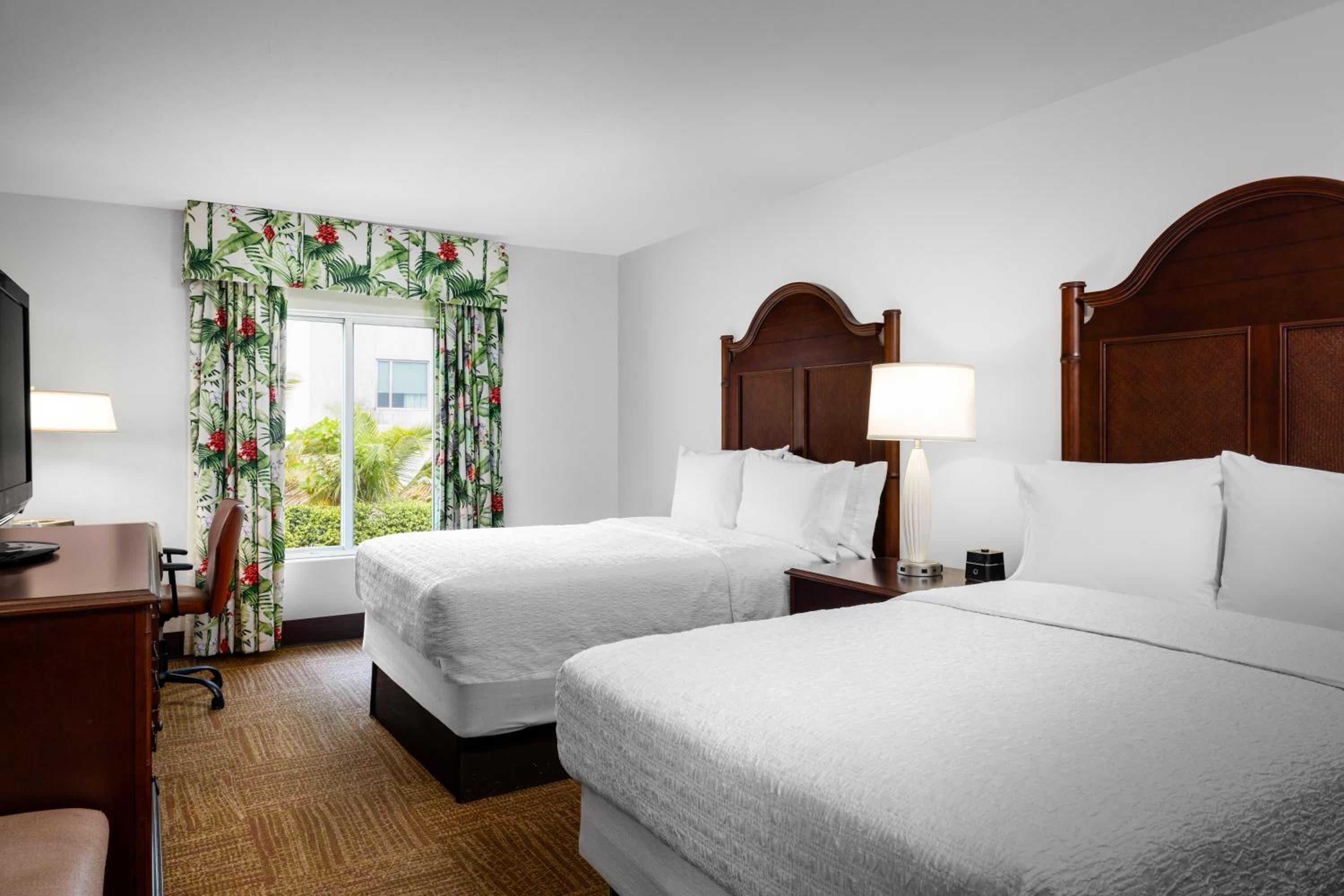 Double Room with Two Double Beds - Photo 8