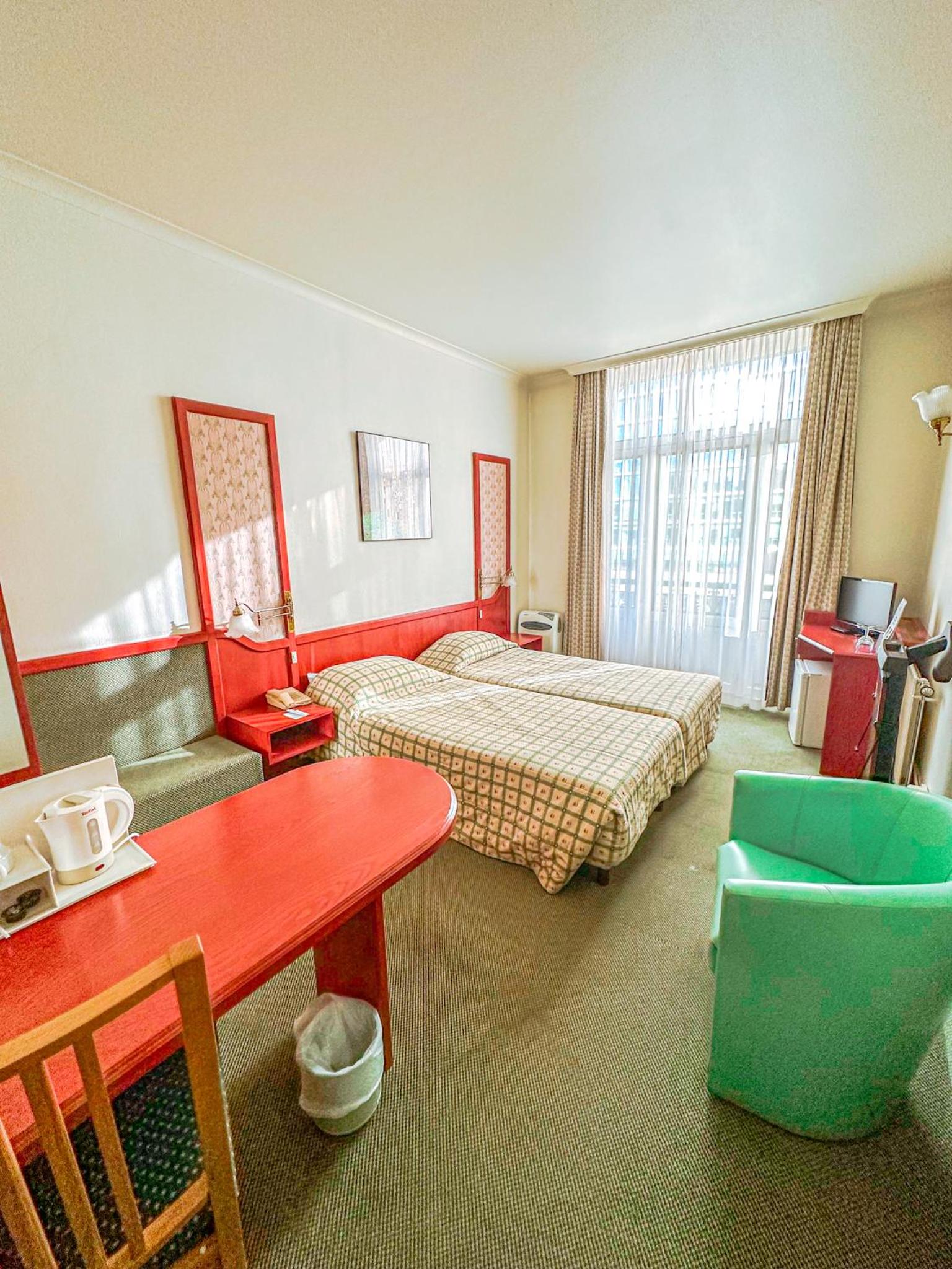 Standard Twin Room - Photo 5