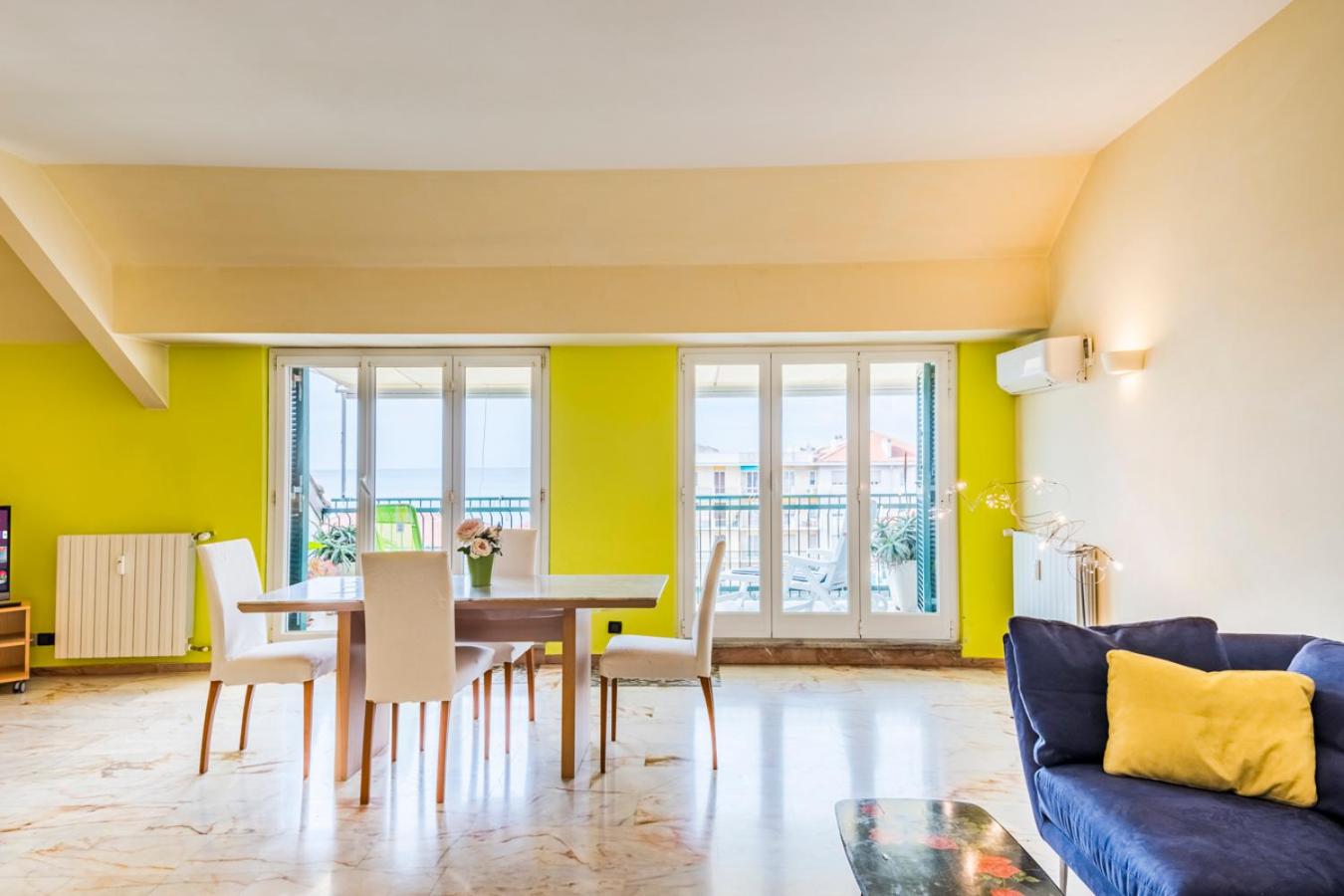 Apartment photo 1