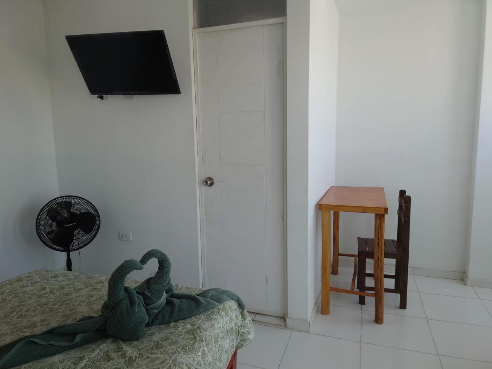Queen Room with Balcony photo 2