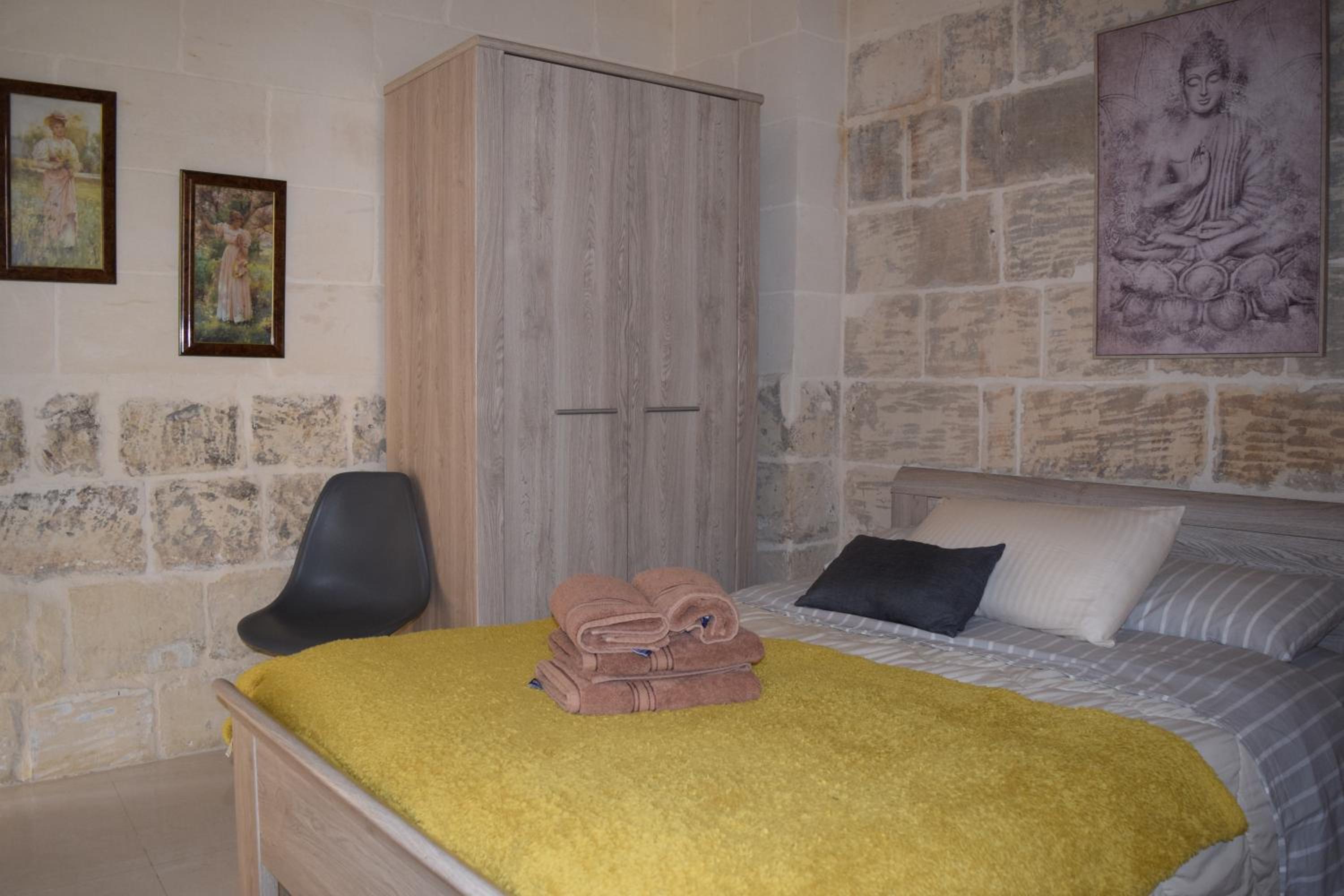 Double Room with Private External Bathroom photo 1