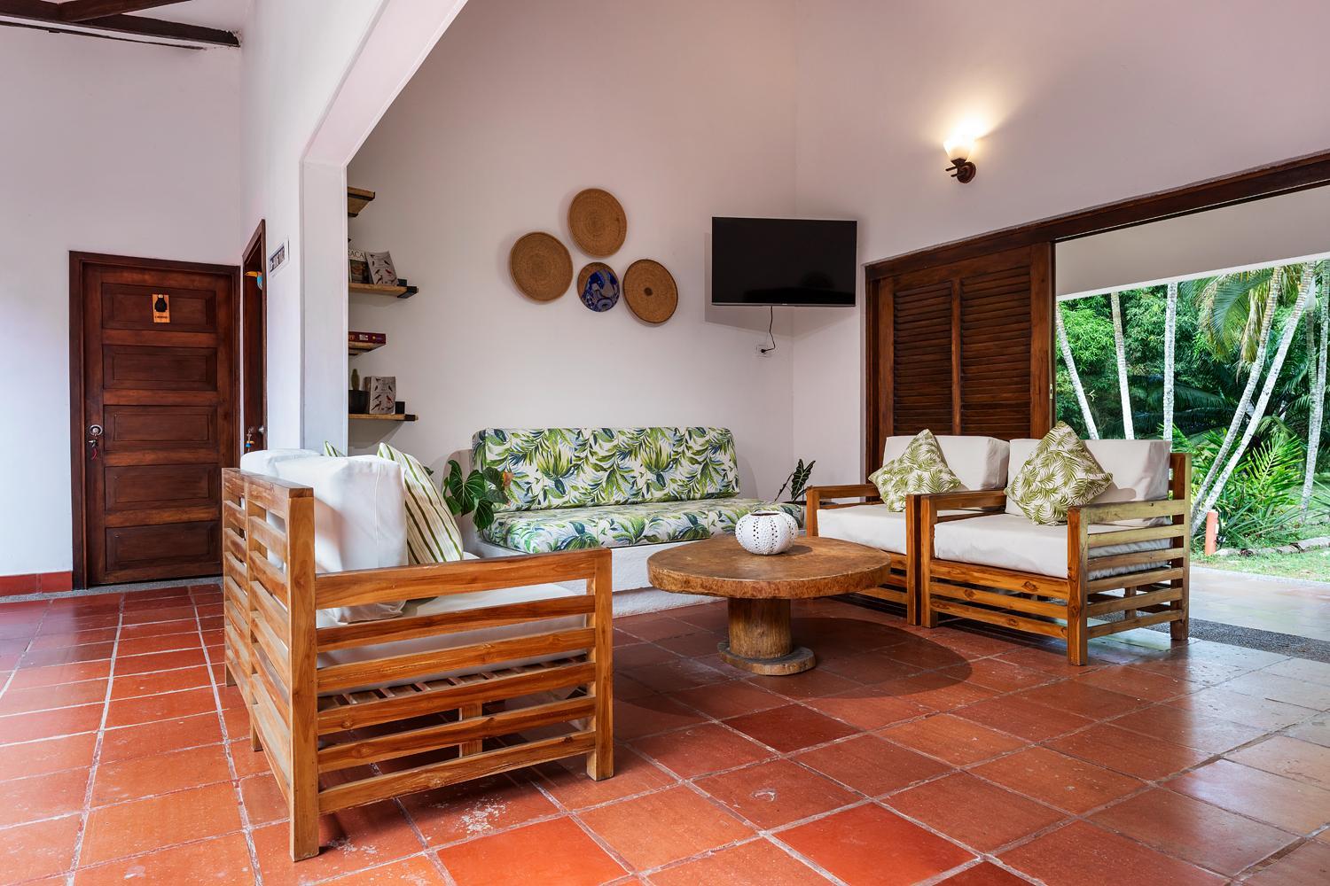Seven-Bedroom House photo 3