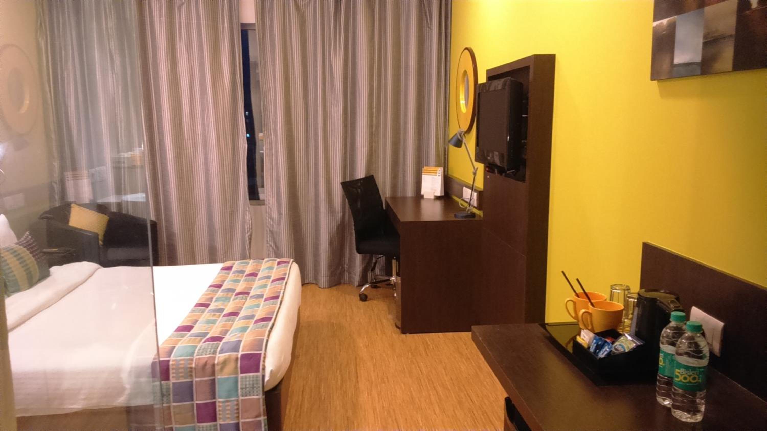 Keys Indulge Room (25 % Discount On F&B services,Complimentary Hi-Tea,20% off on Dinner and 10% Off on Laundry service) - Photo 3