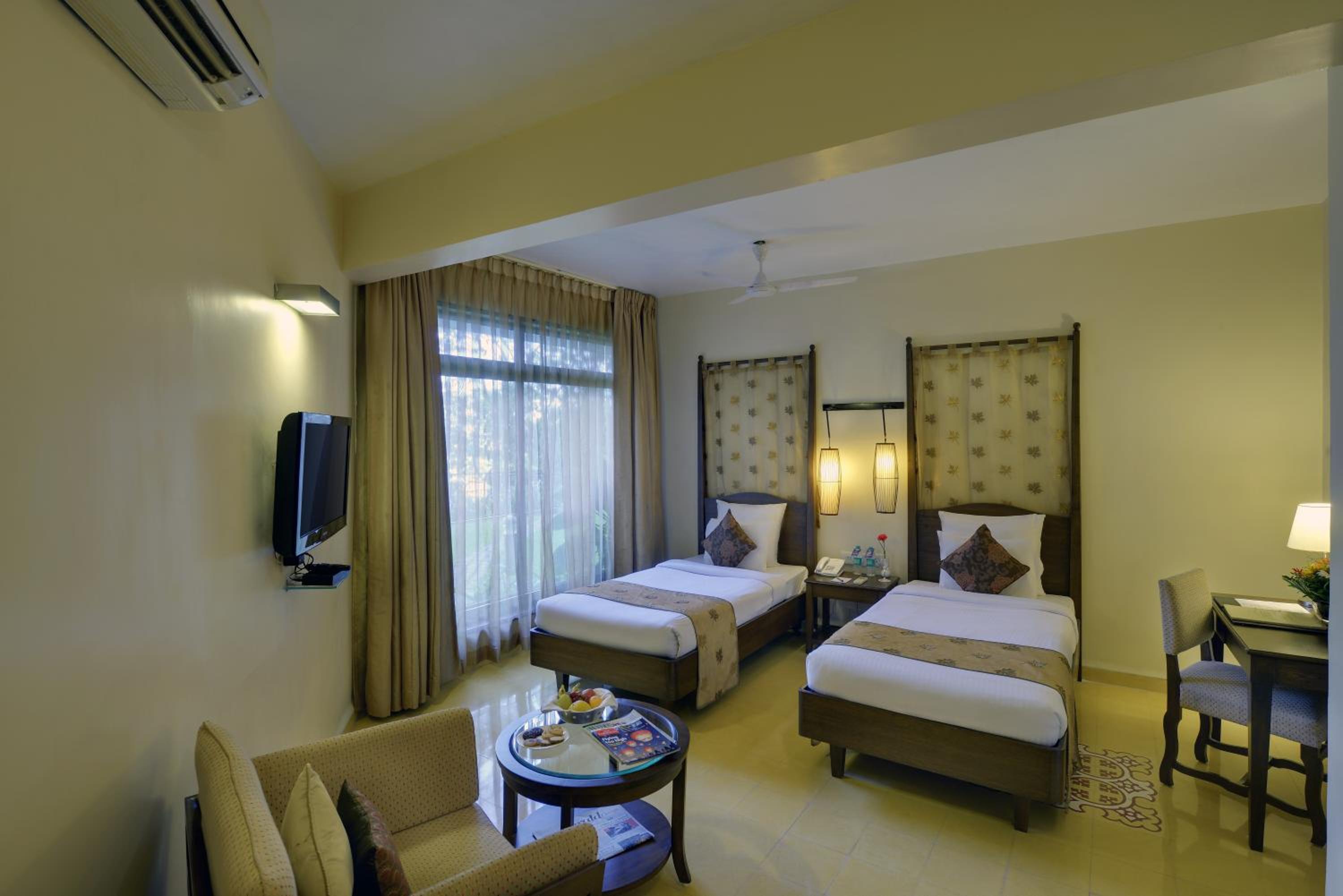 Superior Double or Twin Room with River View - Photo 10