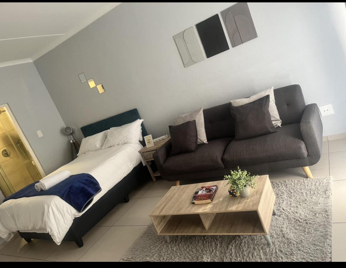 One-Bedroom Apartment photo 2