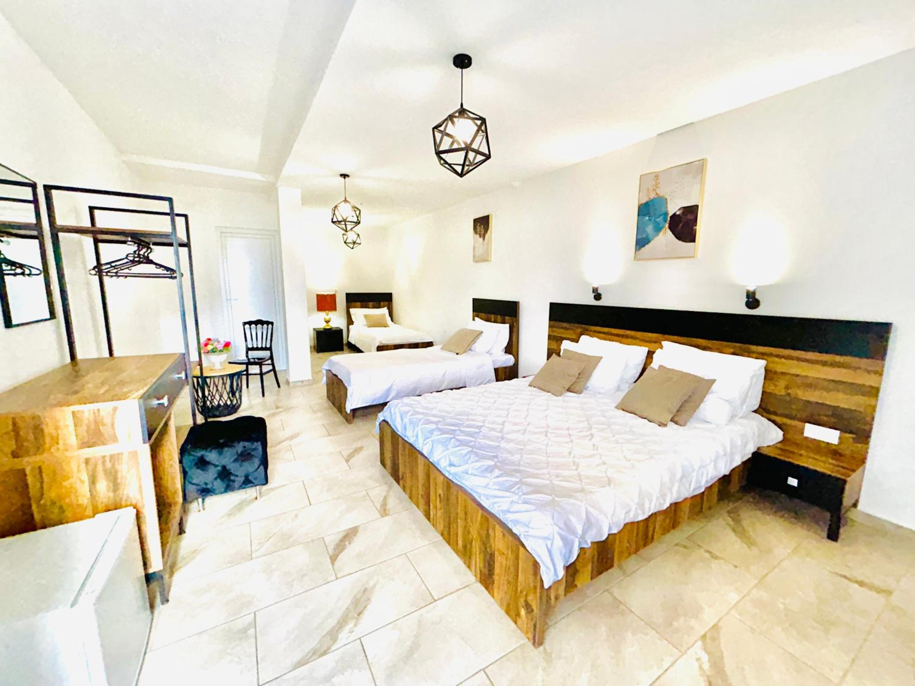 Comfort Quadruple Room - Photo 15